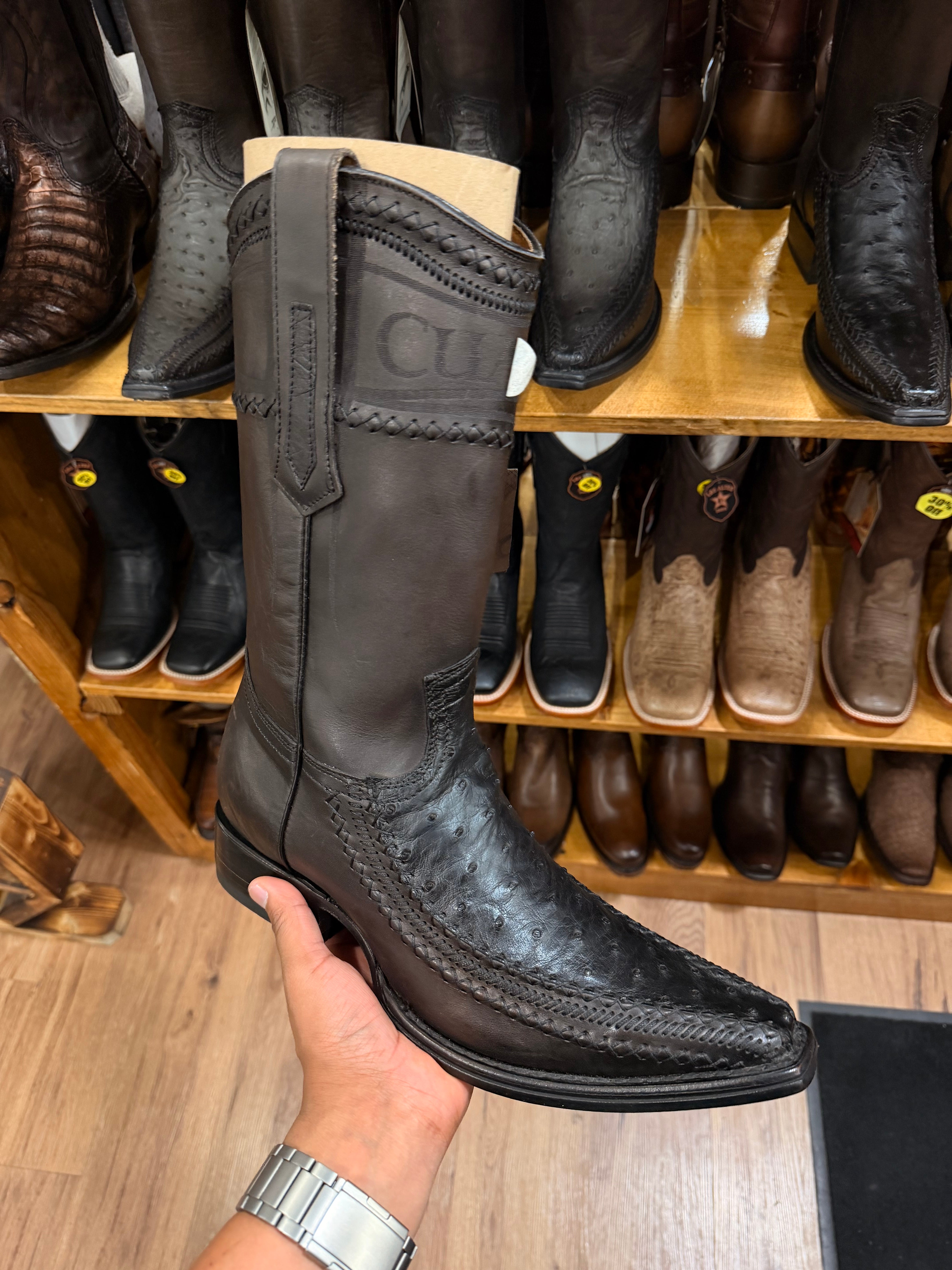 CUADRA AVESTRUZ FLAME NEGRO TEJIDO NARROW TOE Laherradurawwnc.com