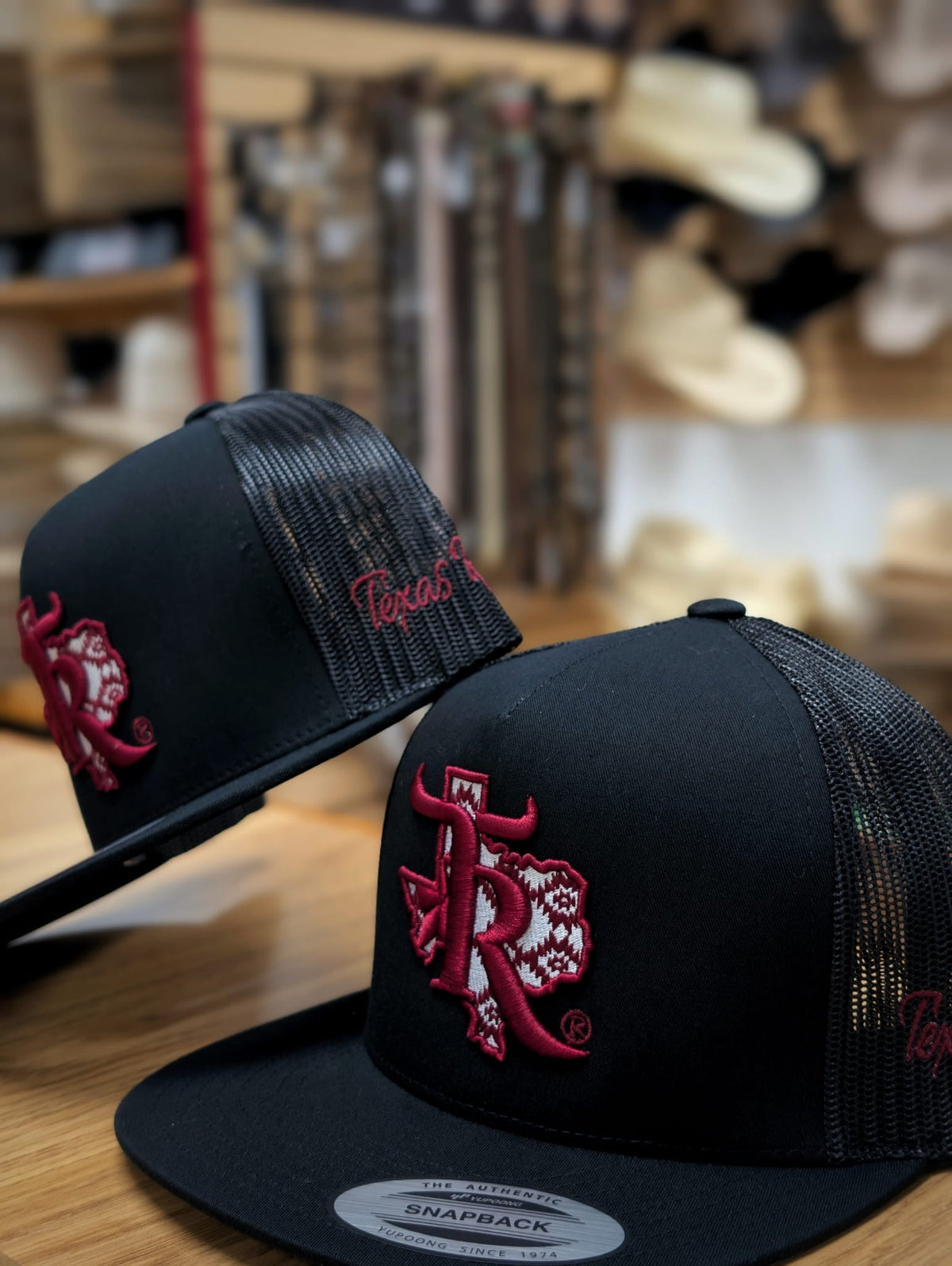 GORRA SNAPBACK DE ALA PLANA NEGRA TEXAS RANCH