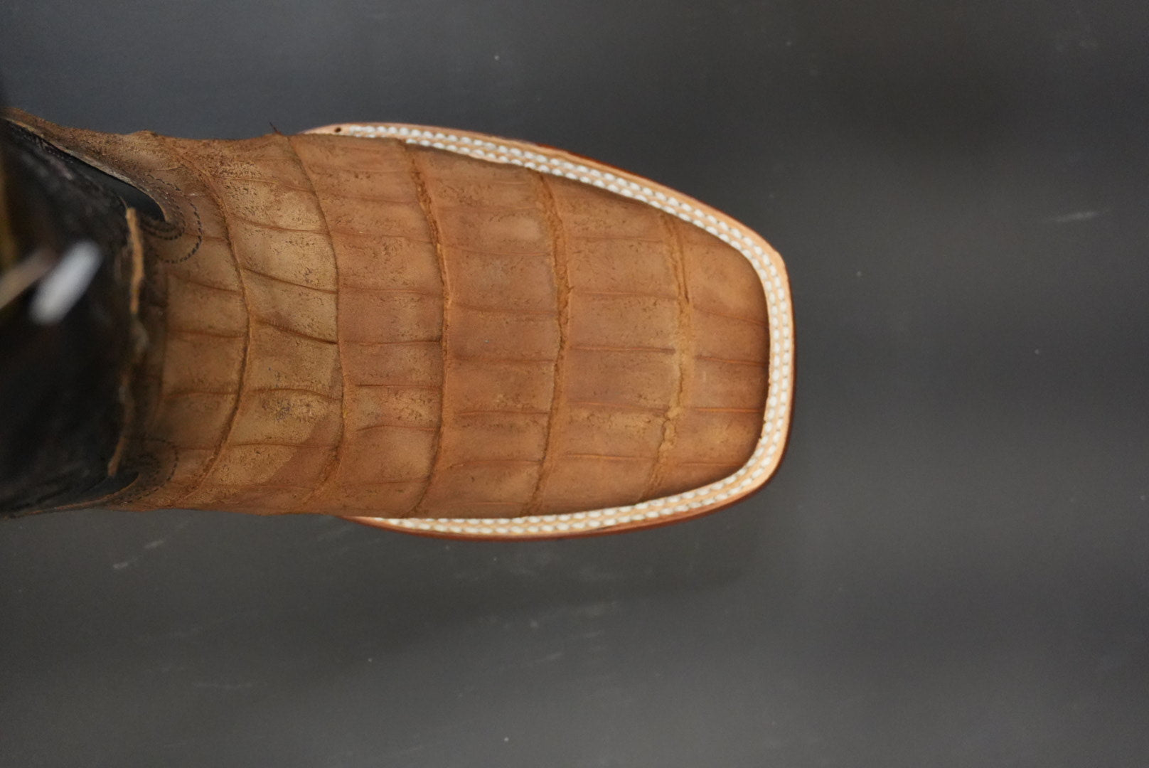 CORRAL COGNAC ALLIGATOR EMBROIDERY WIDE SQ TOE A4934