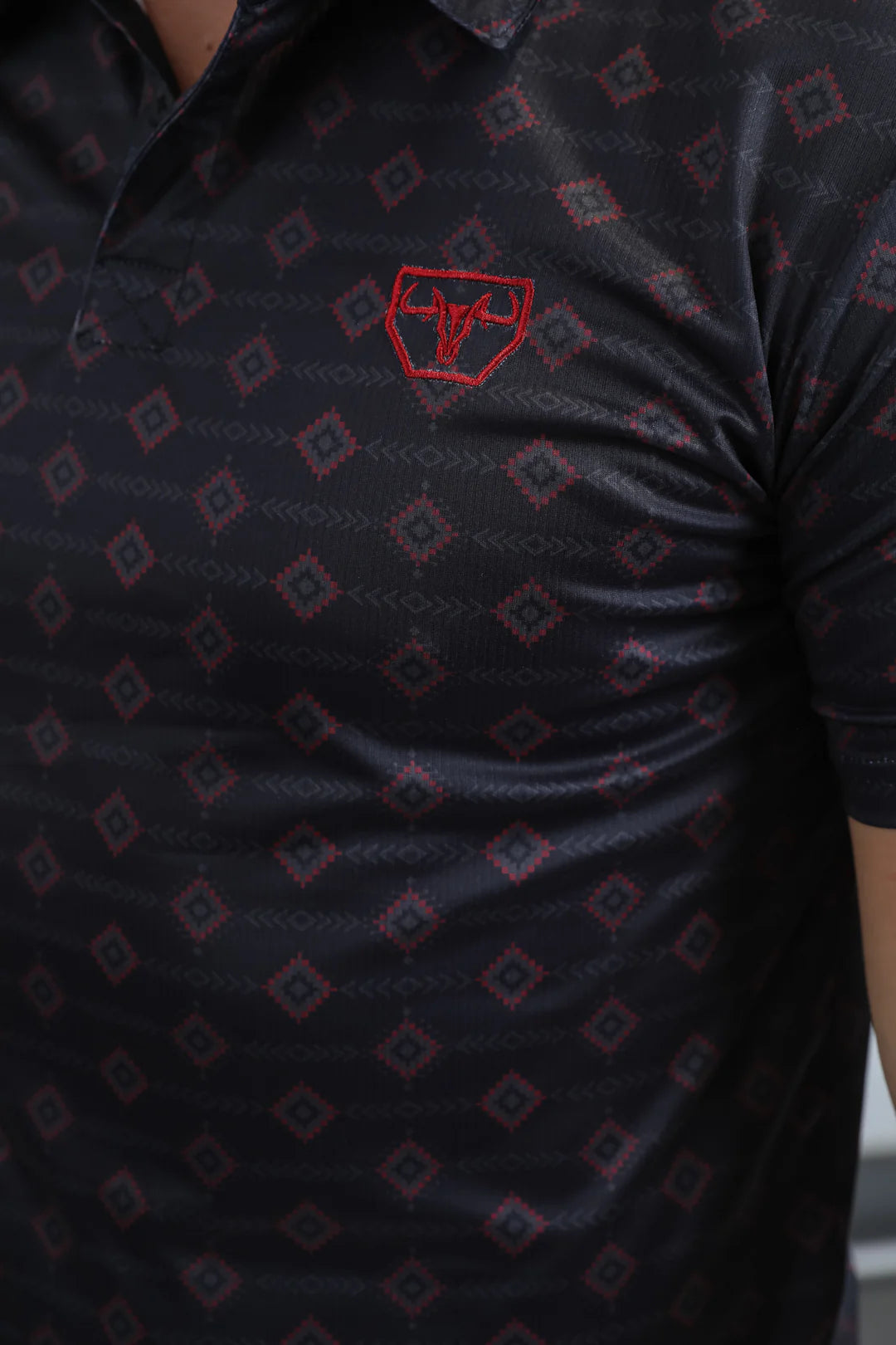 PLATINI MENS MODERN FIT STRETCH FOIL FASHION SHORT SLEEVE SHIRT AZTEC BLACK & RED PGP11008