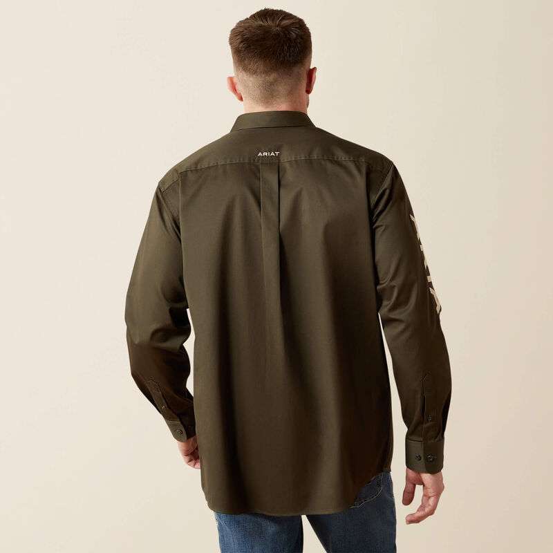 ARIAT MEN OLIVE /KHAKI TEAM LOGO TWILL CLSSC LS SHIRT-10065845 Laherradurawwnc.com