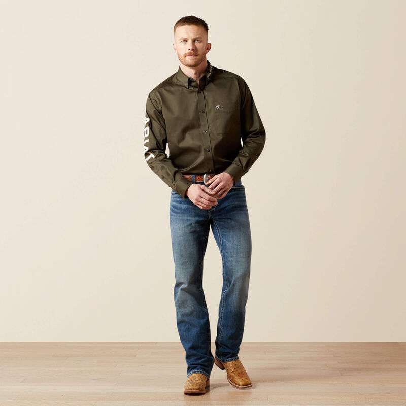 ARIAT MEN OLIVE /KHAKI TEAM LOGO TWILL CLSSC LS SHIRT-10065845 Laherradurawwnc.com