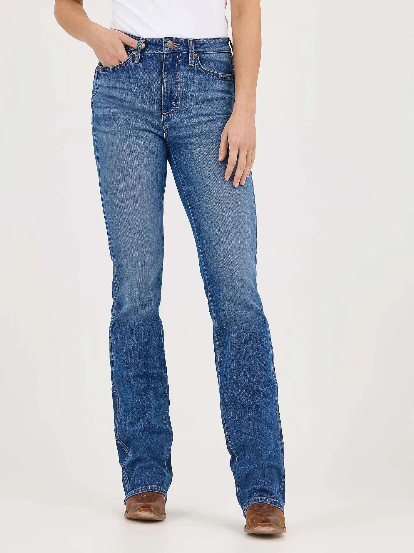 WOMEN'S WRANGLER RETRO HIGH RISE BOOT CUT 112371908 Laherradurawwnc.com