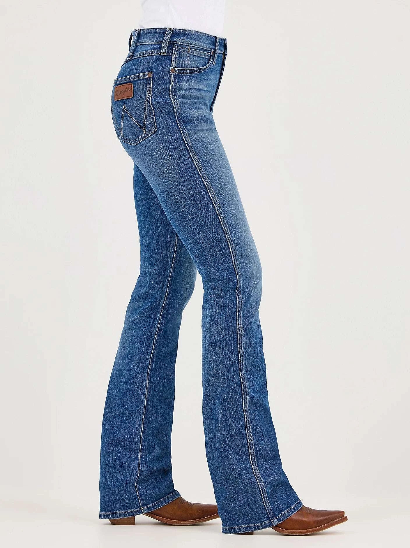 WOMEN'S WRANGLER RETRO HIGH RISE BOOT CUT 112371908 Laherradurawwnc.com