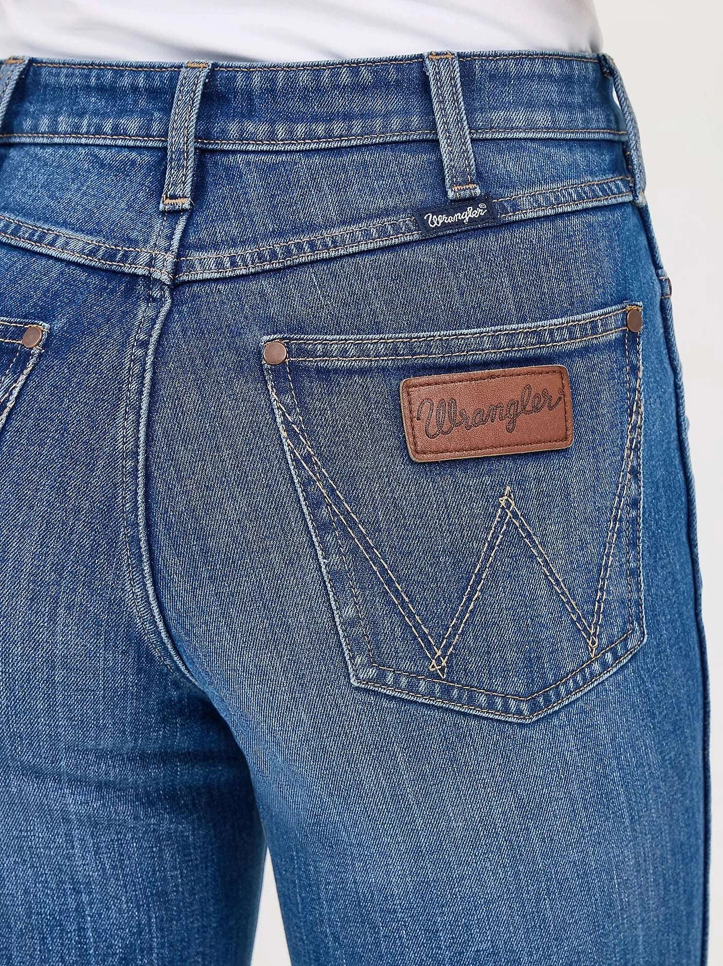 WOMEN'S WRANGLER RETRO HIGH RISE BOOT CUT 112371908 Laherradurawwnc.com