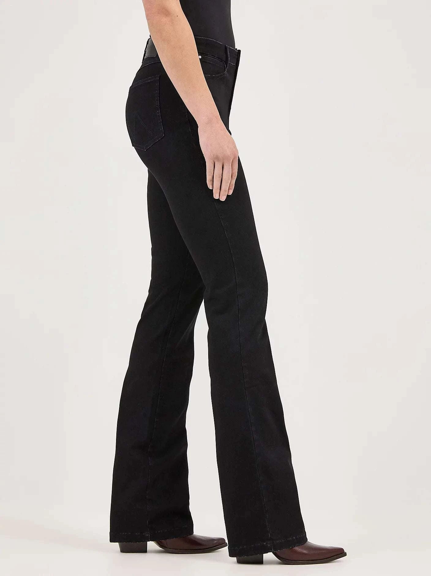 WRANGLER BOOTCUT JEAN-WOMEN BLACK 112371949 Laherradurawwnc.com