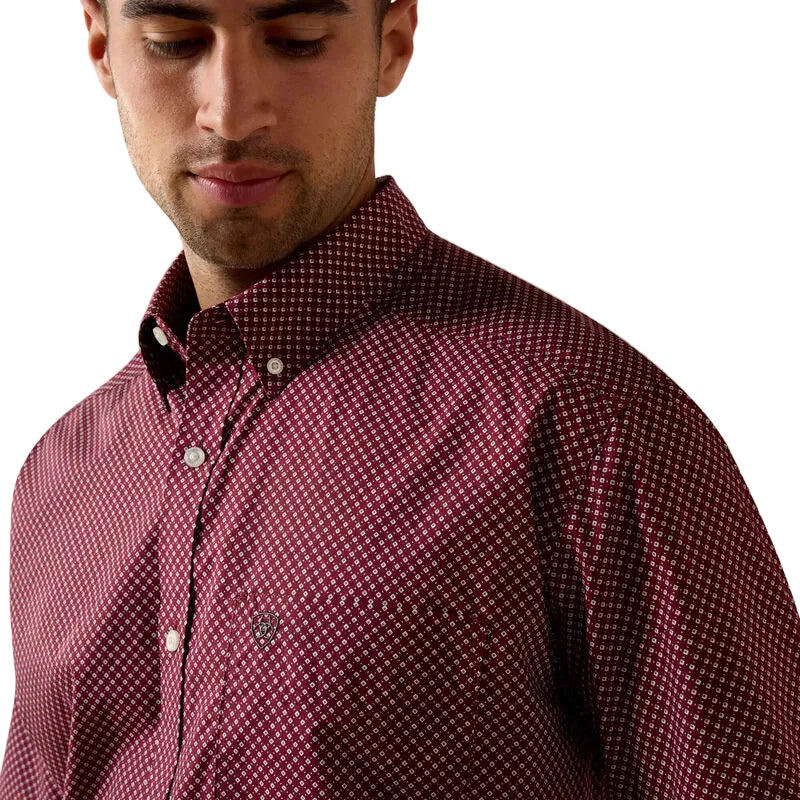ARIAT MEN PIPPIN SS SHRT MAROON BANNER GEO PRINT 10071729