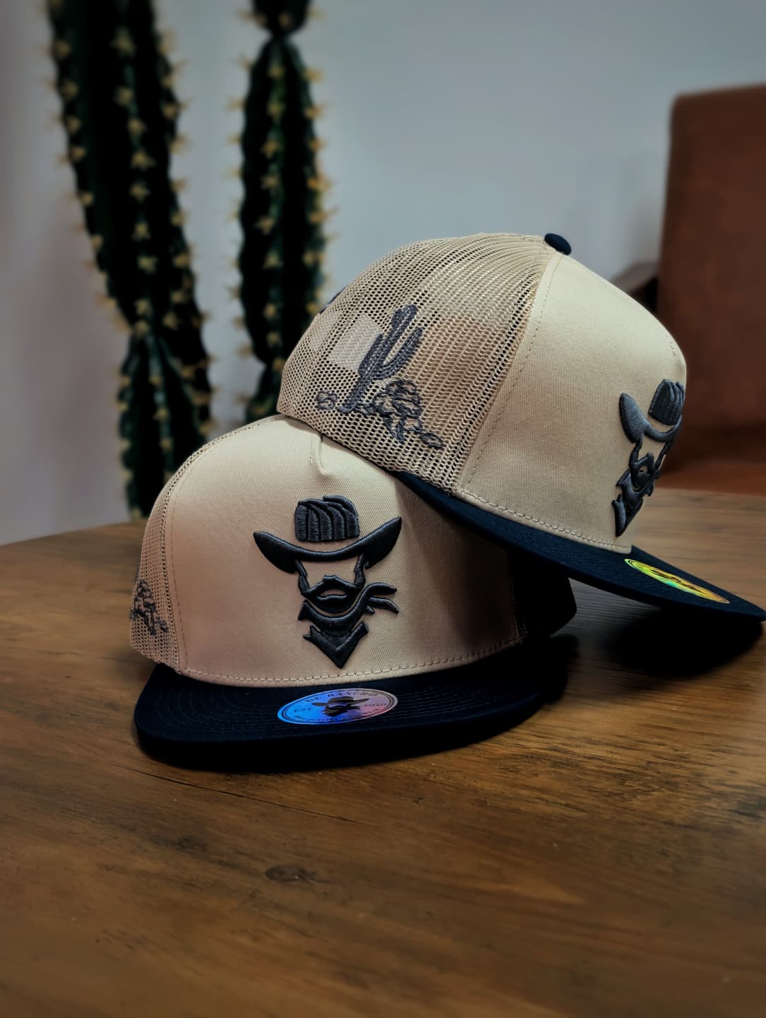 GORRA SNAPBACK DE RANCHO CACTUS AZUL MARINO/BEIGE