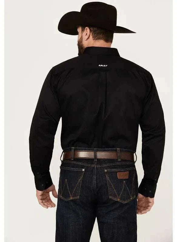 ARIAT TEAM LOGO TWILL FTD LS SHRT -10038914 Laherradurawwnc.com