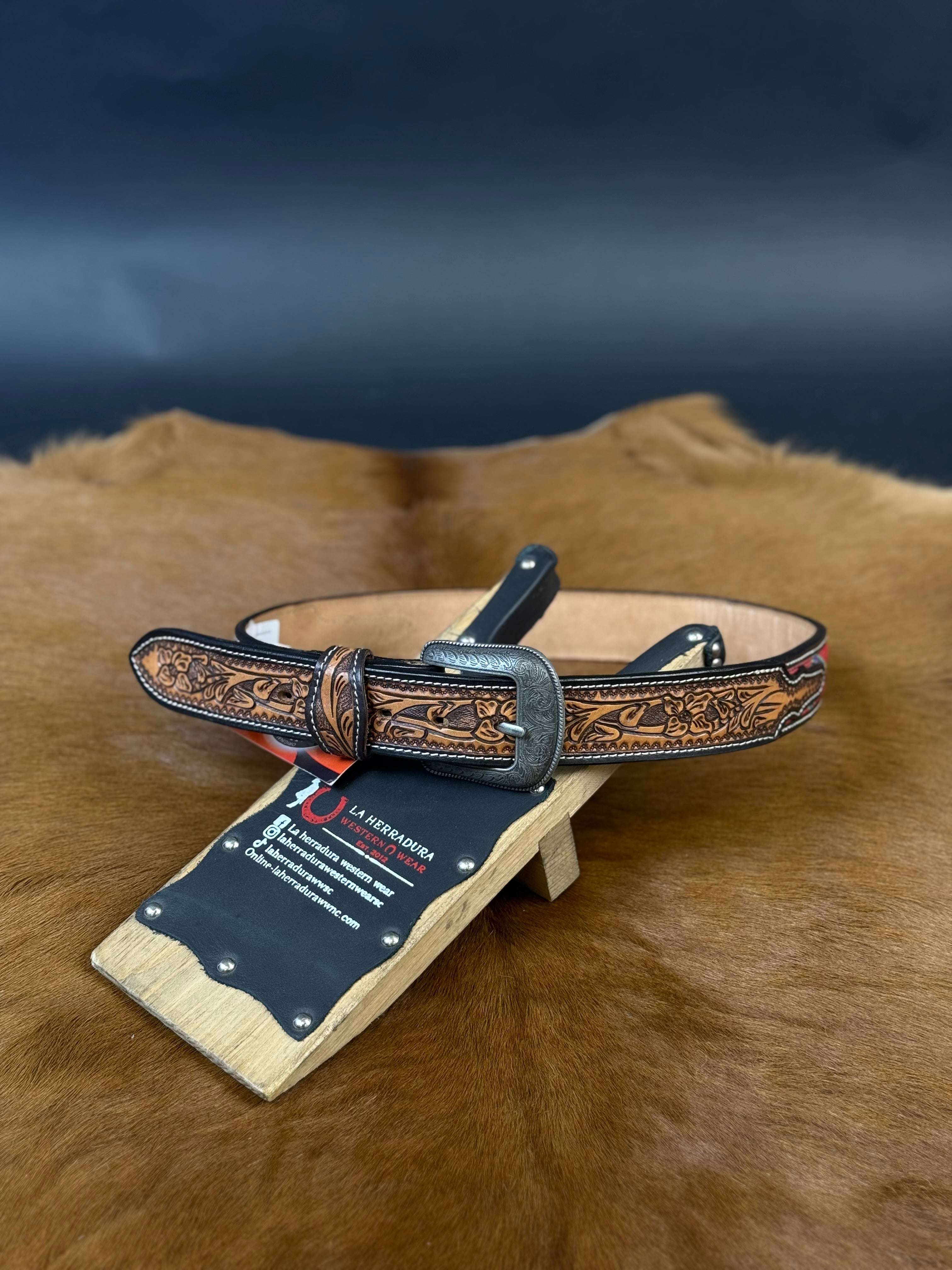 ORIGINAL CHALLENGER HORSE WEAR RED AZTEC BELT- 26RT27A Laherradurawwnc.com