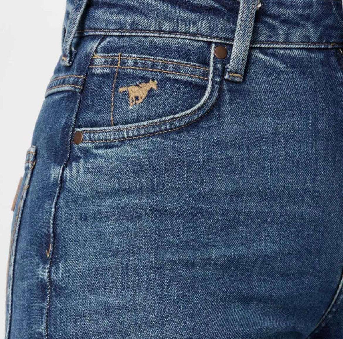 WRANGLER WOMENS SKYLAR HIGH RISE RELAXED JEANS - 112367599 Laherradurawwnc.com