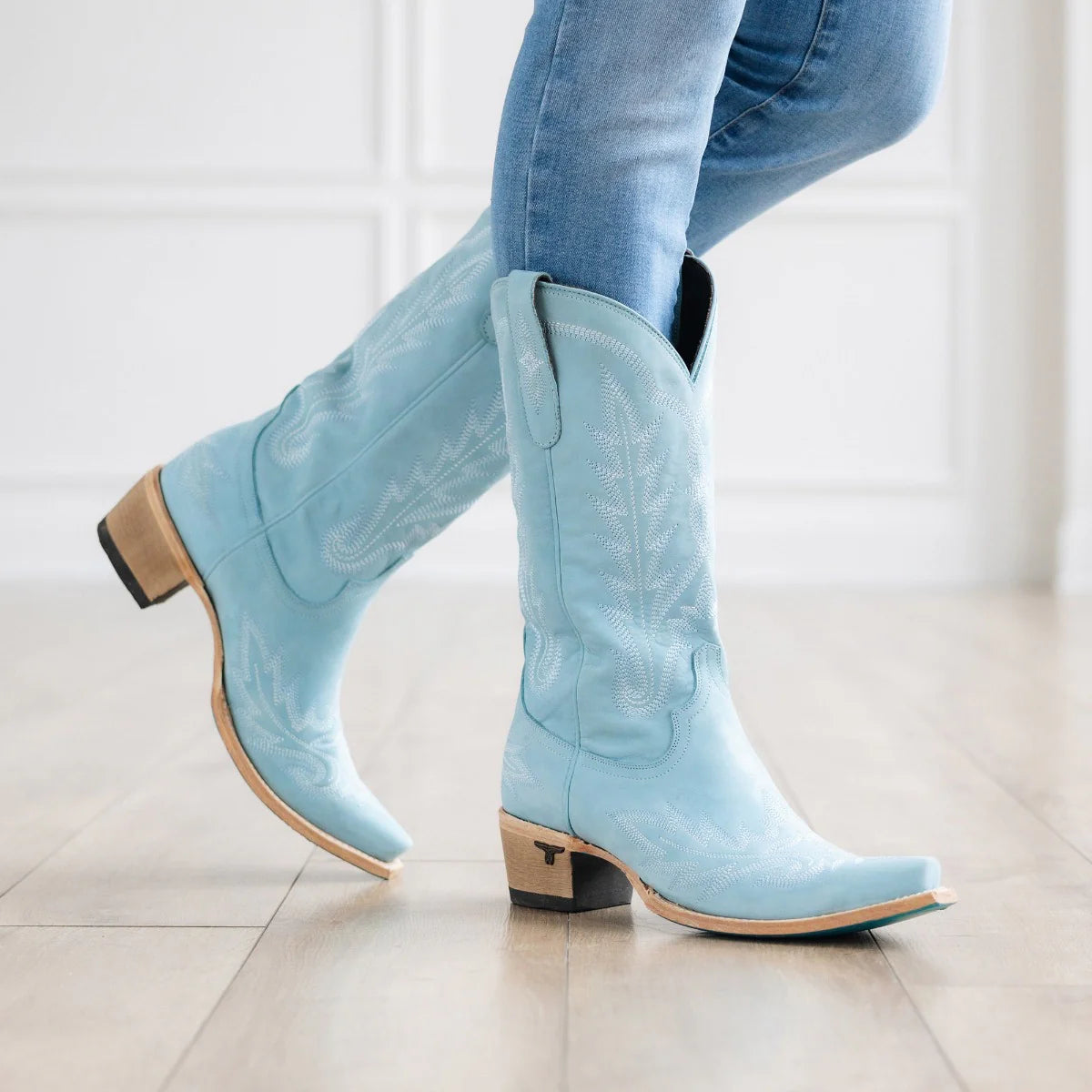 LANE WOMEN LEXINGTON POWDER BLUE SNIP TOE BOOT LB0488L