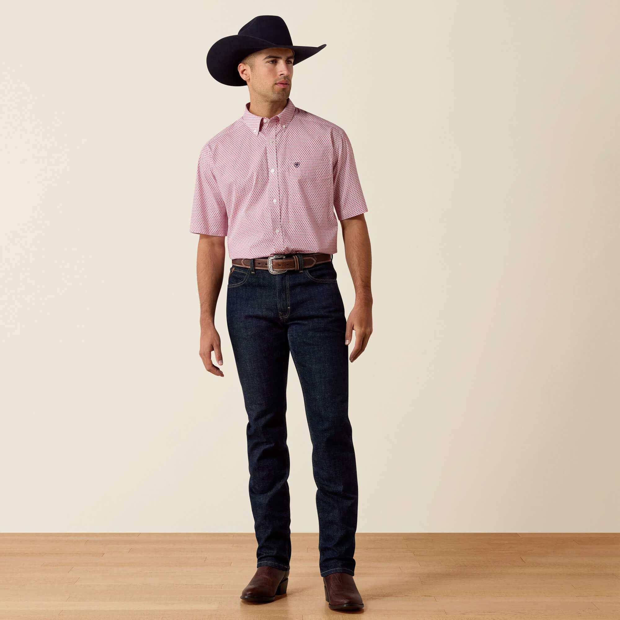 ARIAT MEN BOWMANSS SHRT HIBISCUS RED TRIANGLE PRINT 10073588 Laherradurawwnc.com