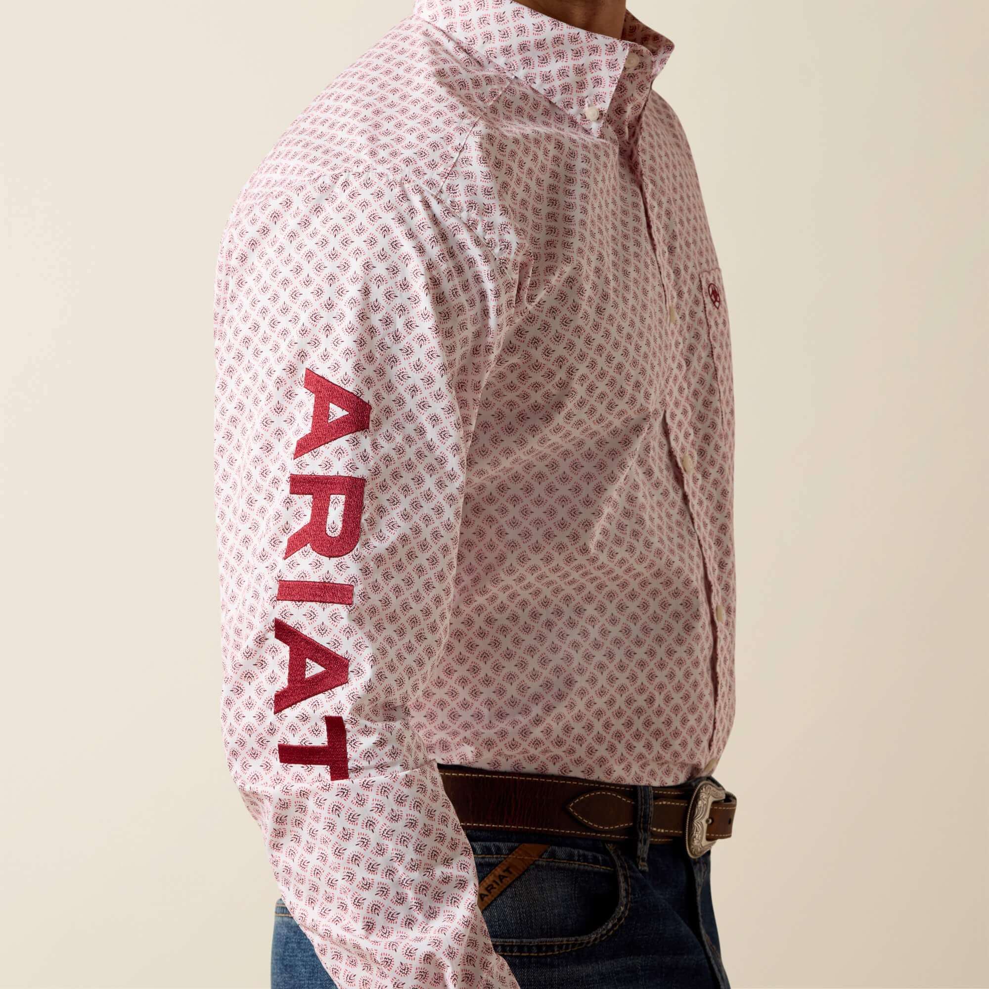 ARIAT MENS TEAM DONOVAN FTD LS SHRT WHITE MULTIFEATHER PRINT/RED 10073631 Laherradurawwnc.com