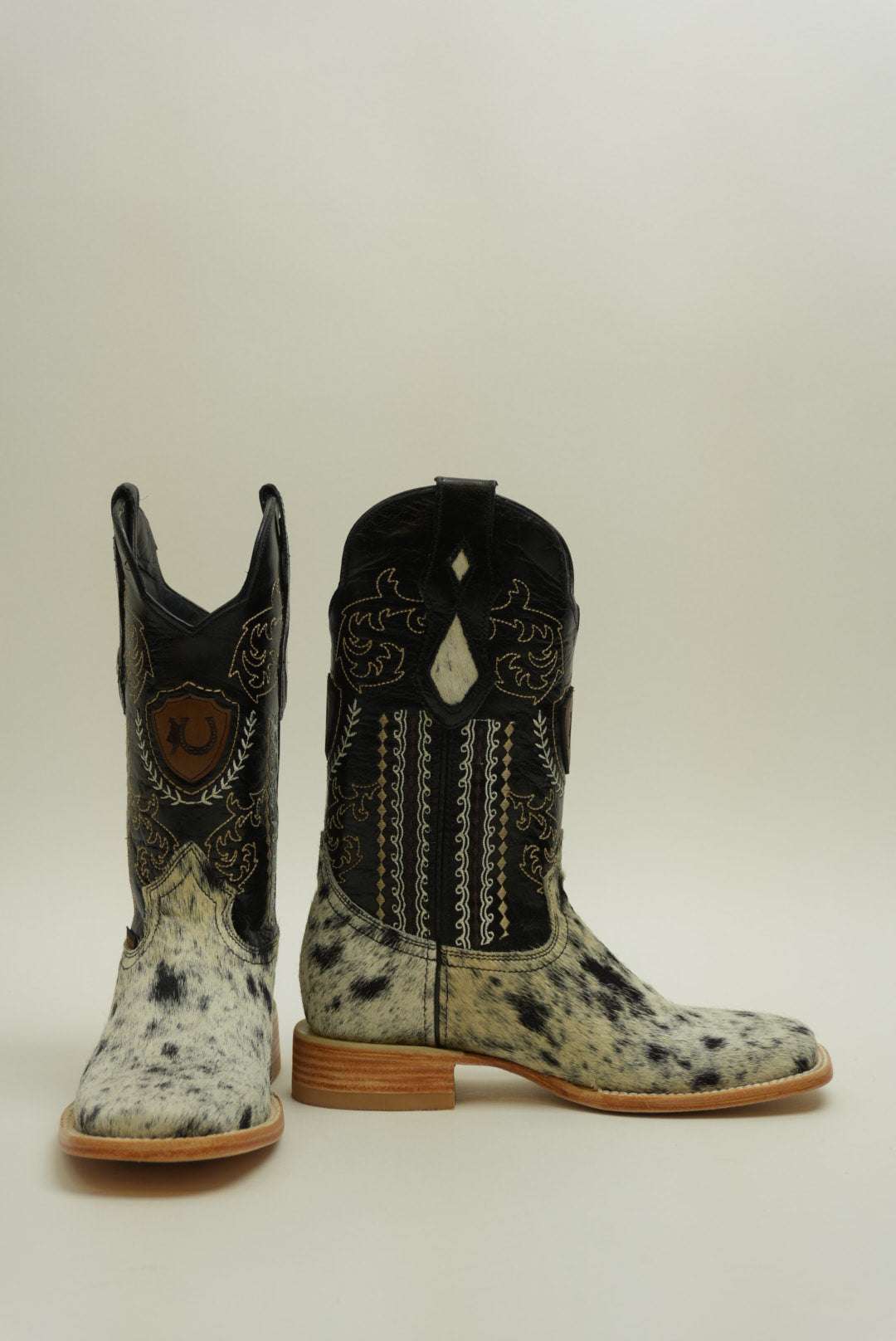LA HERRADURA MENS COWHIDE DANIEL PELO PINTO NEGRO BARZA AC NAT BOOT (EVERY PAIR IS UNIQUE) Laherradurawwnc.com