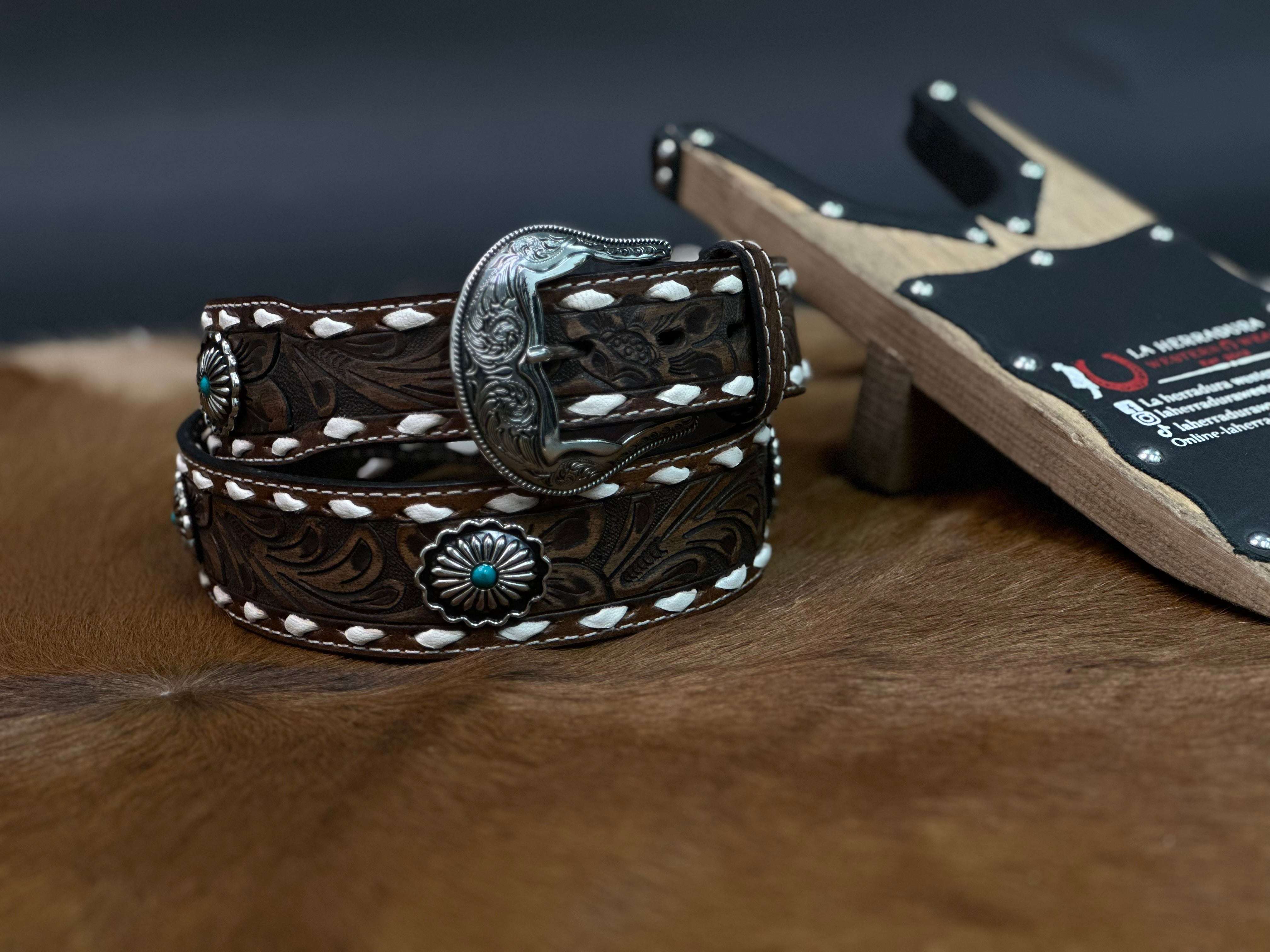 NOCONA WOMEN BELT CHOCOLATE PRINT HAND TOOLED N320004708 Laherradurawwnc.com