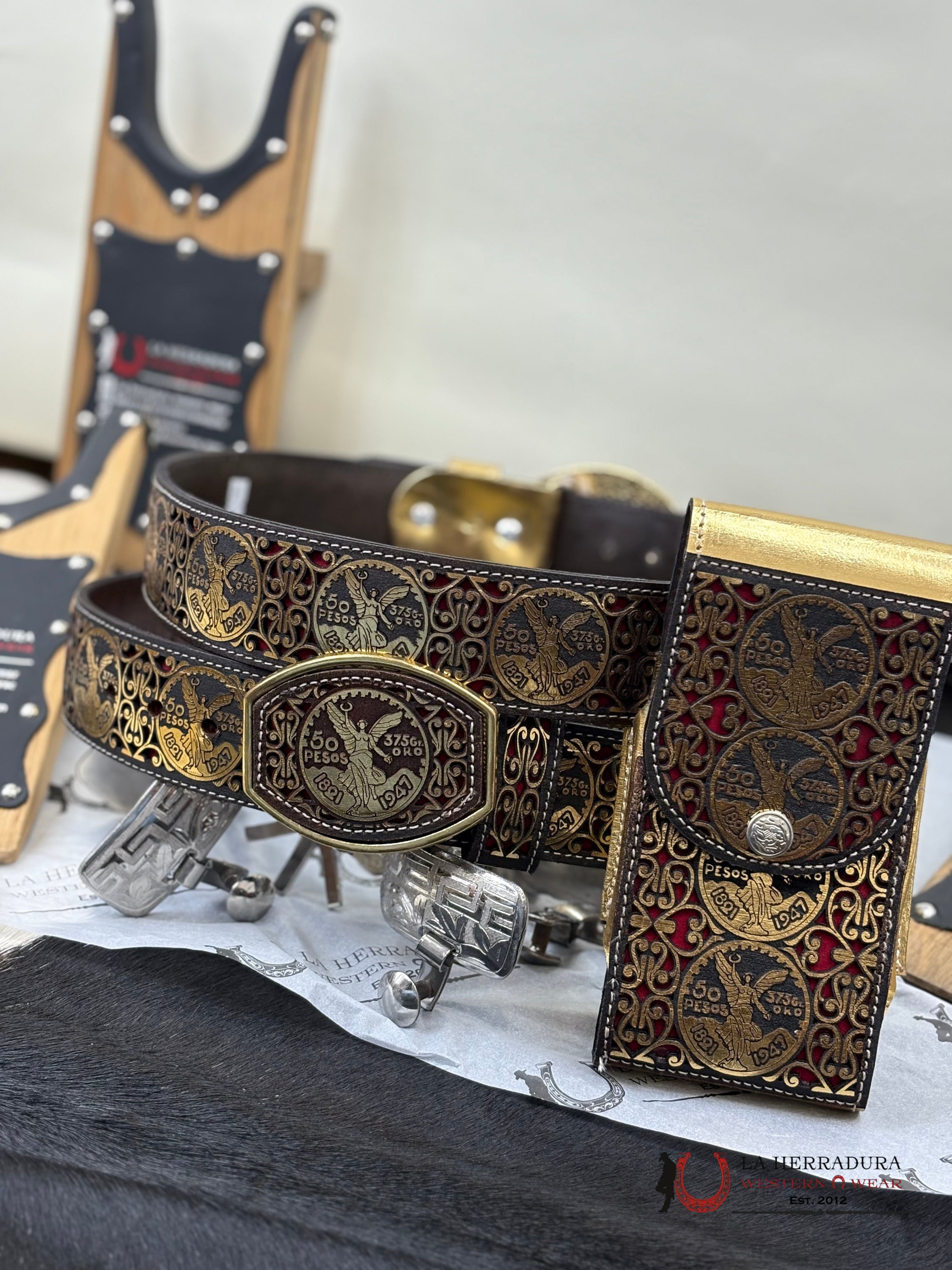 50 Pesos 2 Inc Belt Gold/Red Cinturones Hombres