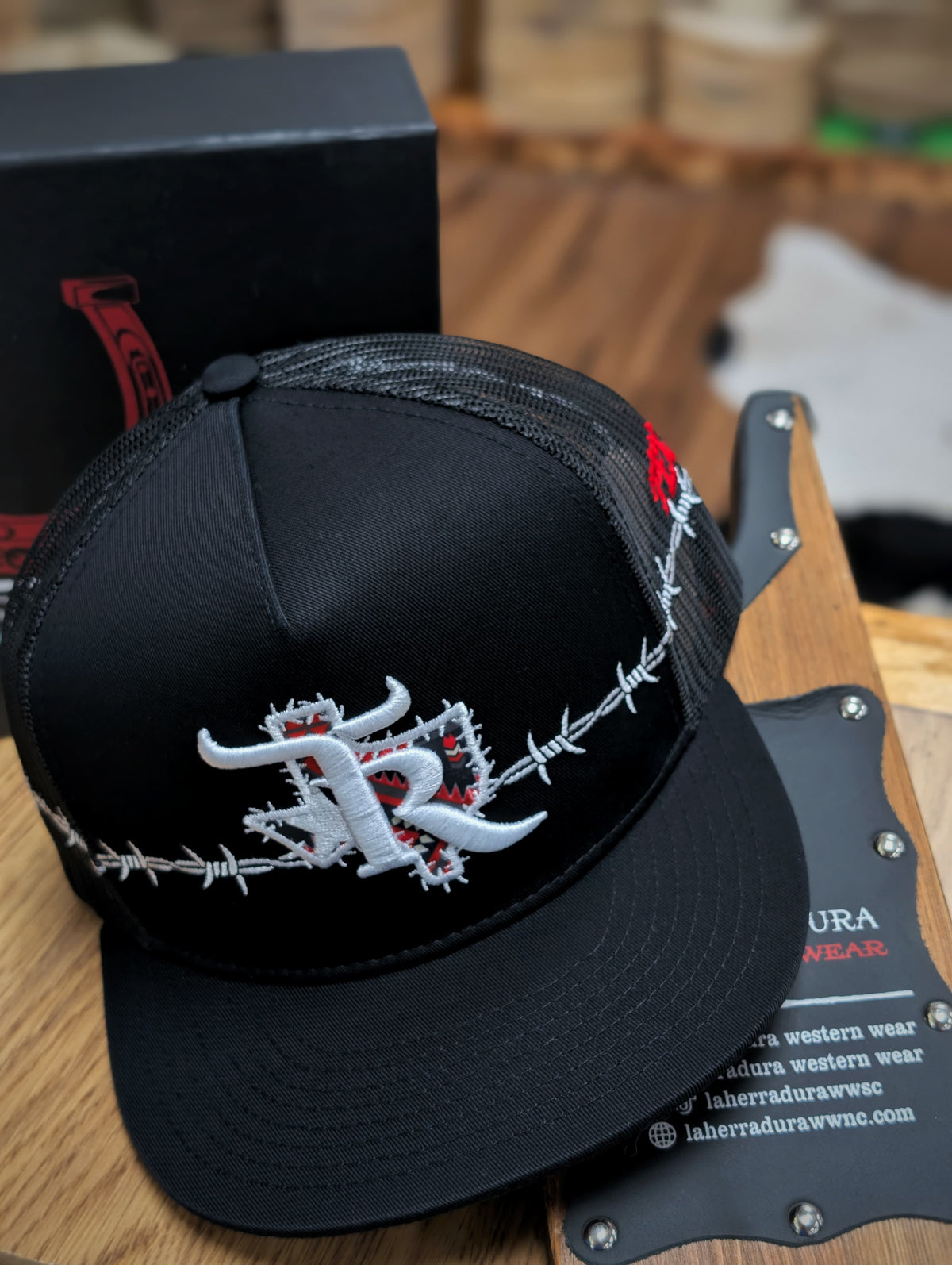 TEXAS RANCH BLACK WHITE LOGO SNAPBACK