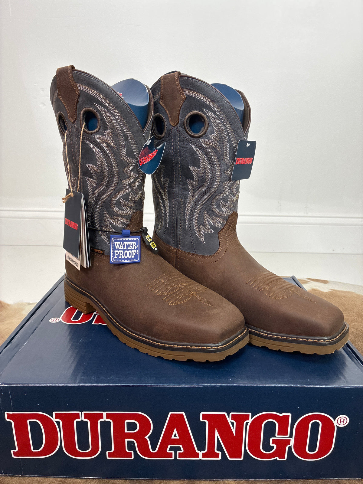 MEN DURANGO WORK BOOT BRN 11” WSTRRUSTIC BROWN AND DE DDB0561