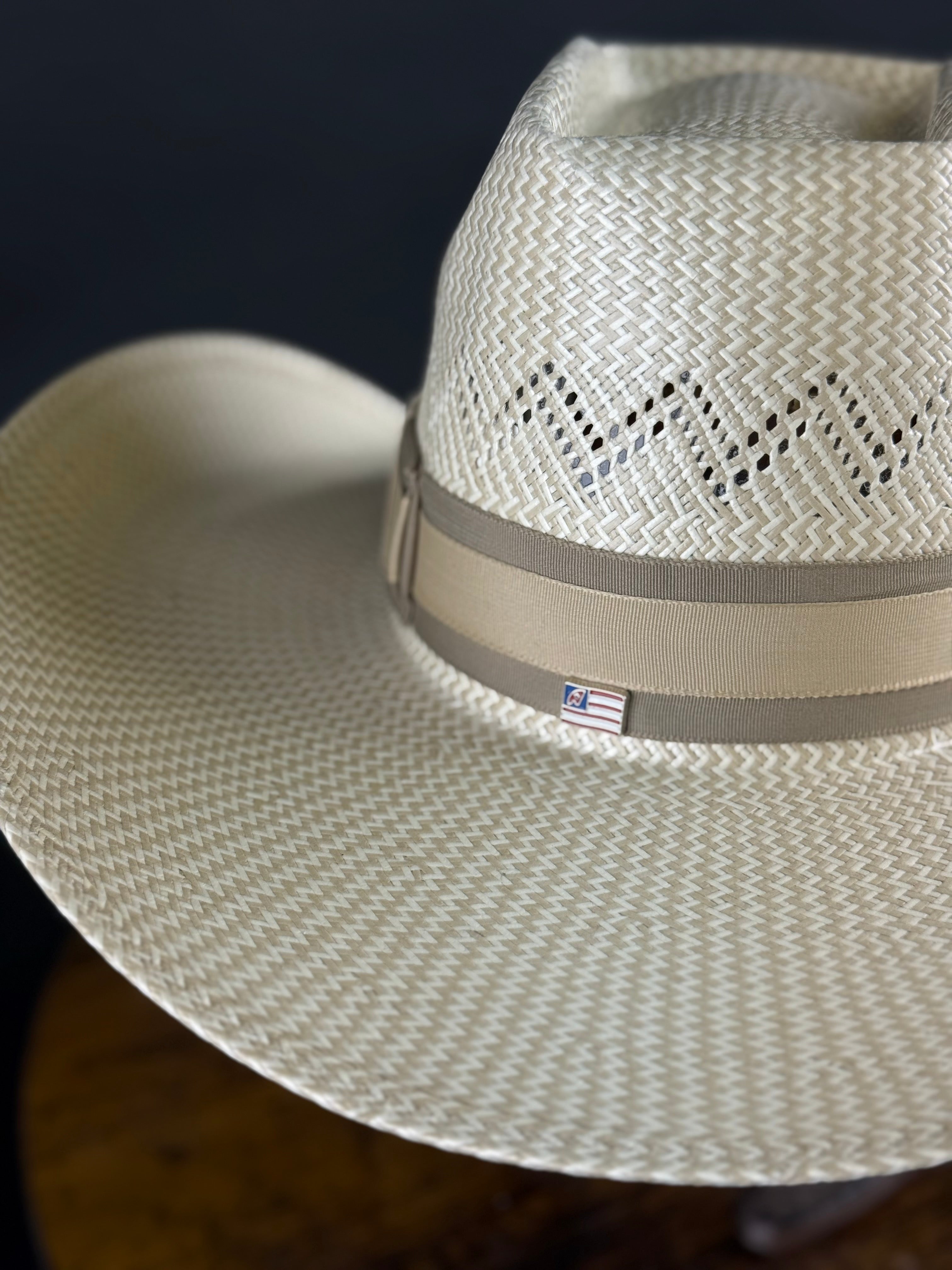 5700 AMERICAN HAT ROUND OVAL STRAW HAT STYLE
