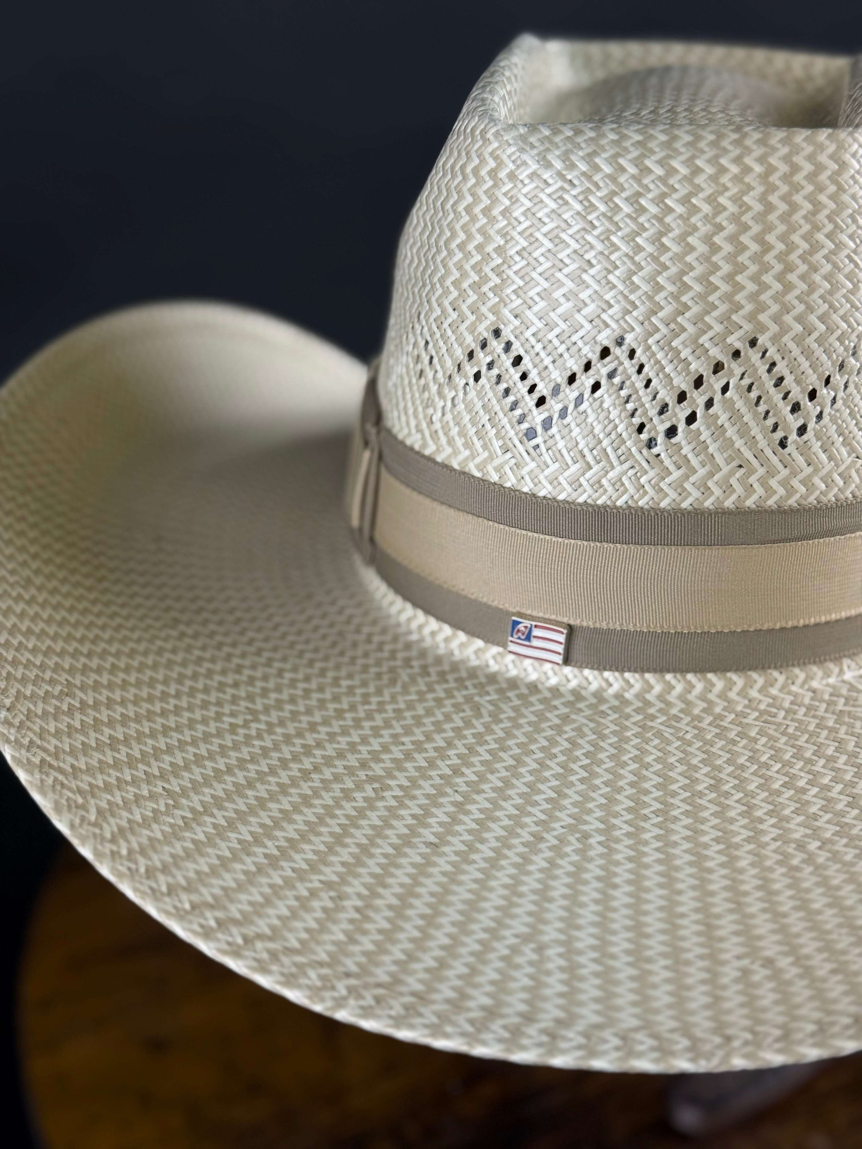 5700 AMERICAN HAT ROUND OVAL STRAW HAT STYLE Laherradurawwnc.com