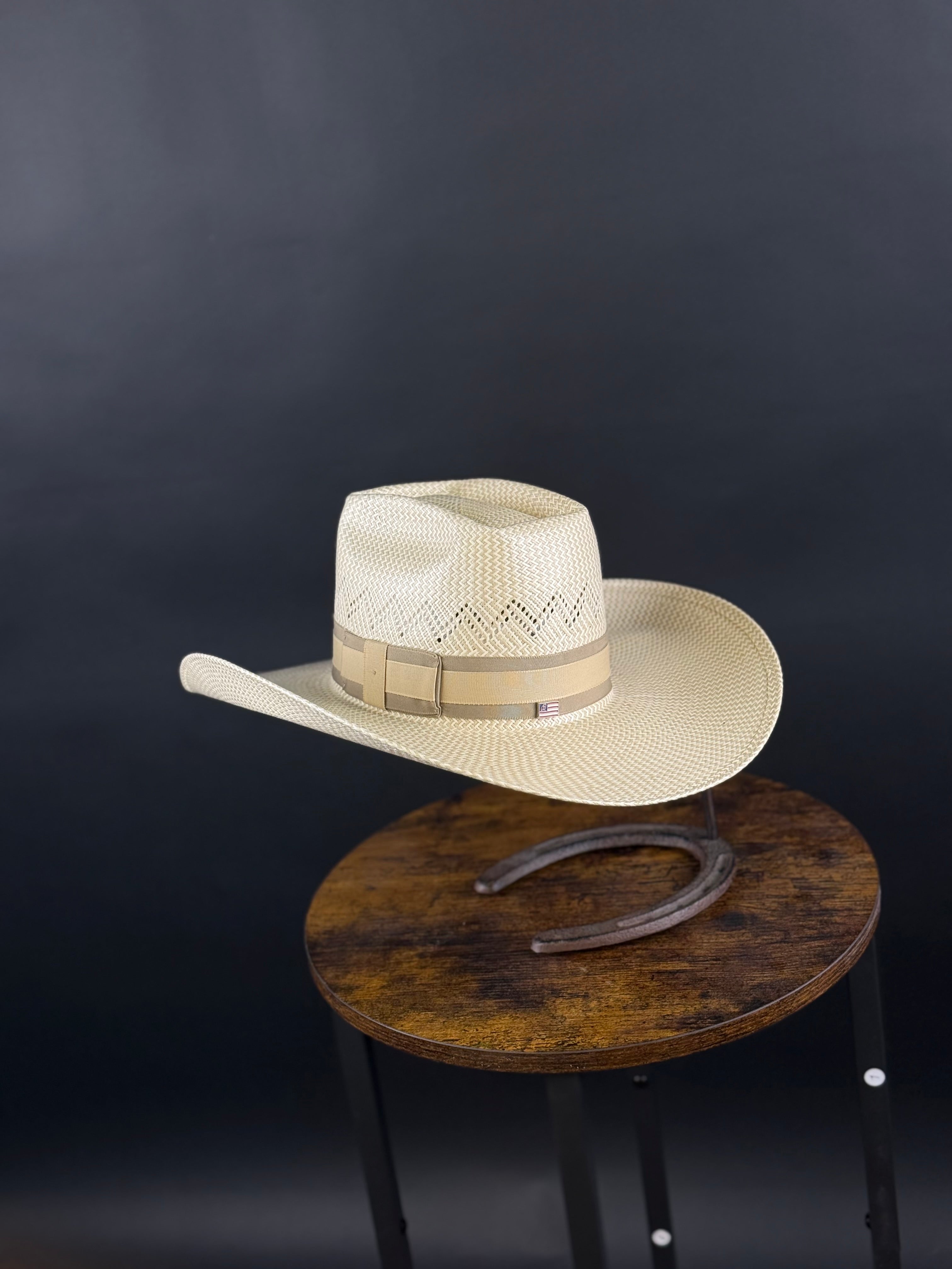 5700 AMERICAN HAT ROUND OVAL STRAW HAT STYLE