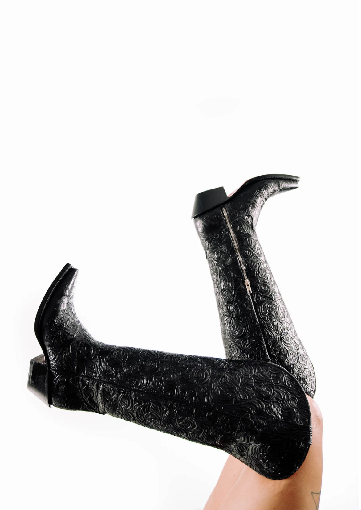 ROCKEM WOMEN TALL BOOT NANCY HD CINCELADO NEGRO SNIP TOE RED BOTTOM