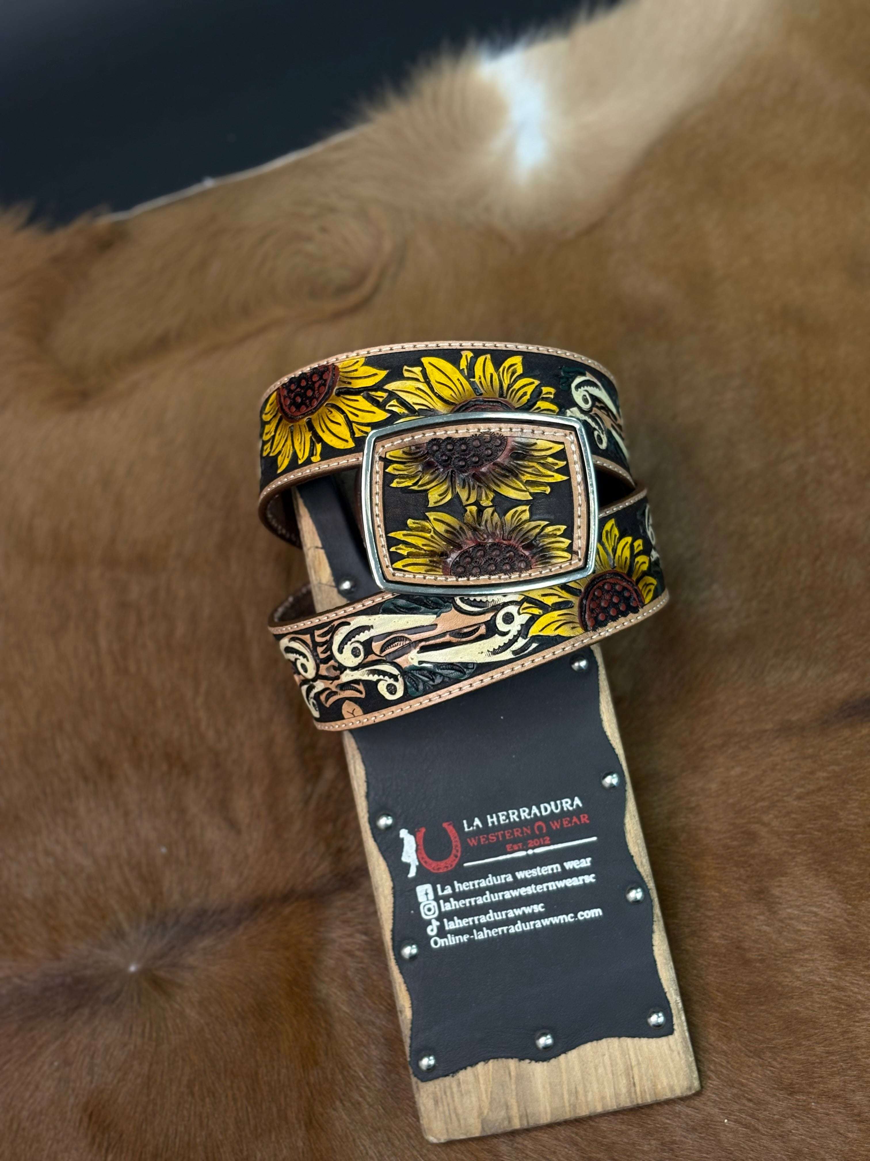 WOMENS BELT RANCH BLACK WITH YELLOW SUNFLOWER Laherradurawwnc.com