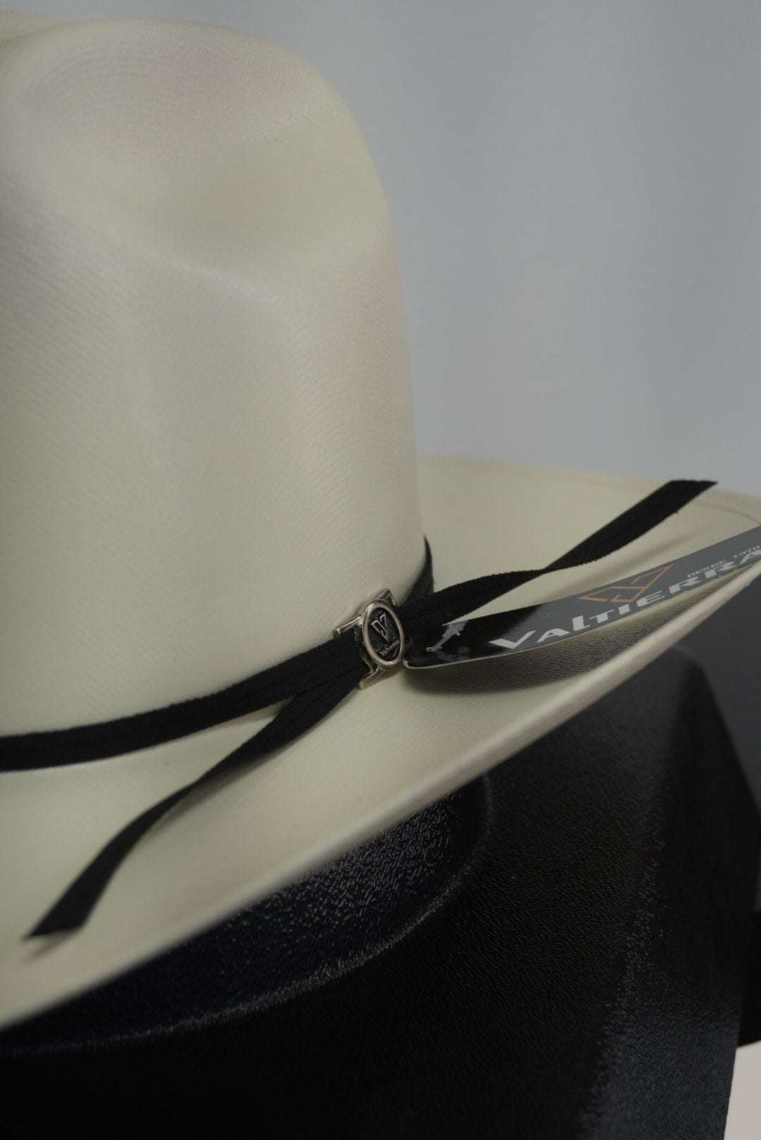 VALTIERRA 1000 X COPA ALTA BRIM 3 1/2 ESTILO SINALOA Laherradurawwnc.com