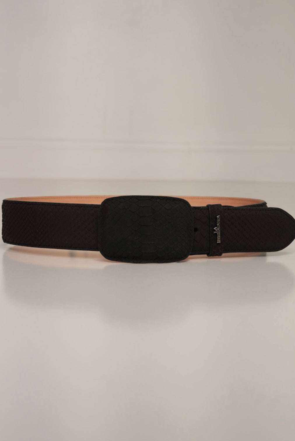 CINTURÓN LA HERRADURA EXOTIC-RANCHERA PITÓN NOBUCK NEGRO
