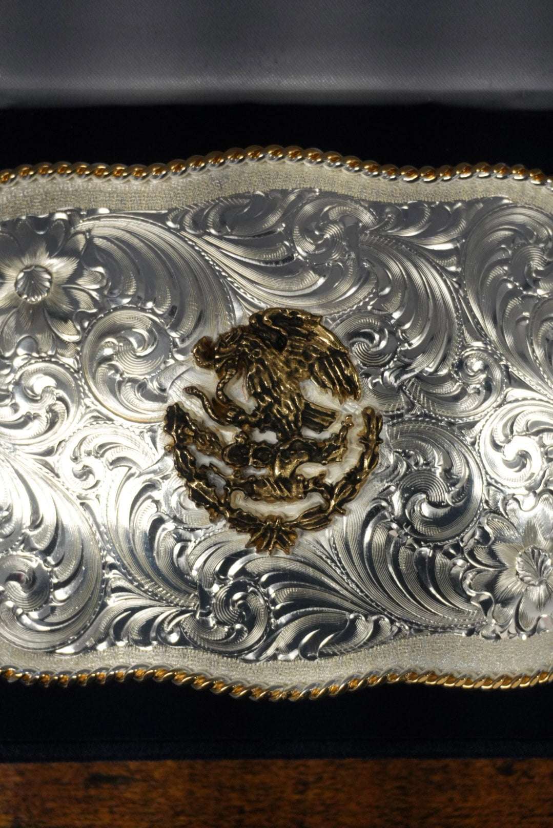 MONTANA SILVERSMITH BOLD ENGRAVED SCALLOPED MEXICO BUCKLE Laherradurawwnc.com