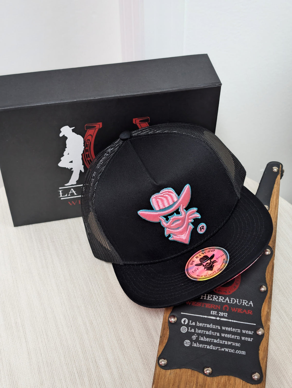 DE RANCHO HATS SNAPBACK BLACK /PINK,10