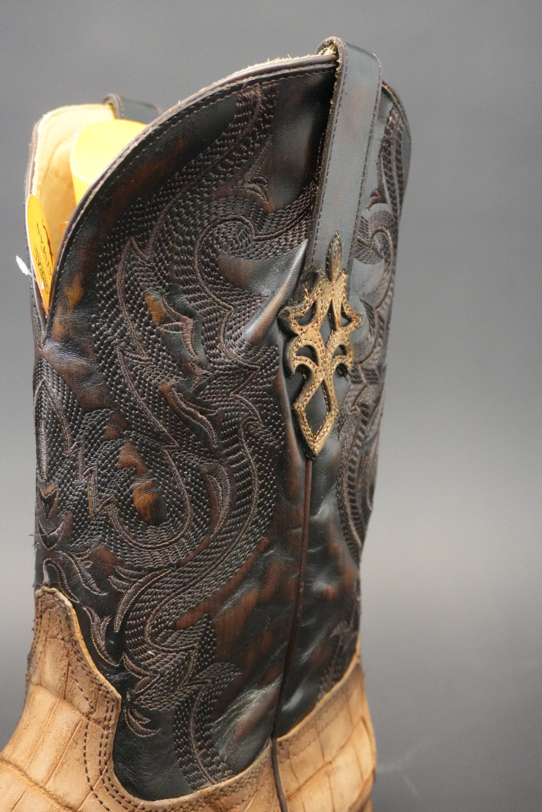 CORRAL COGNAC ALLIGATOR EMBROIDERY WIDE SQ TOE A4934