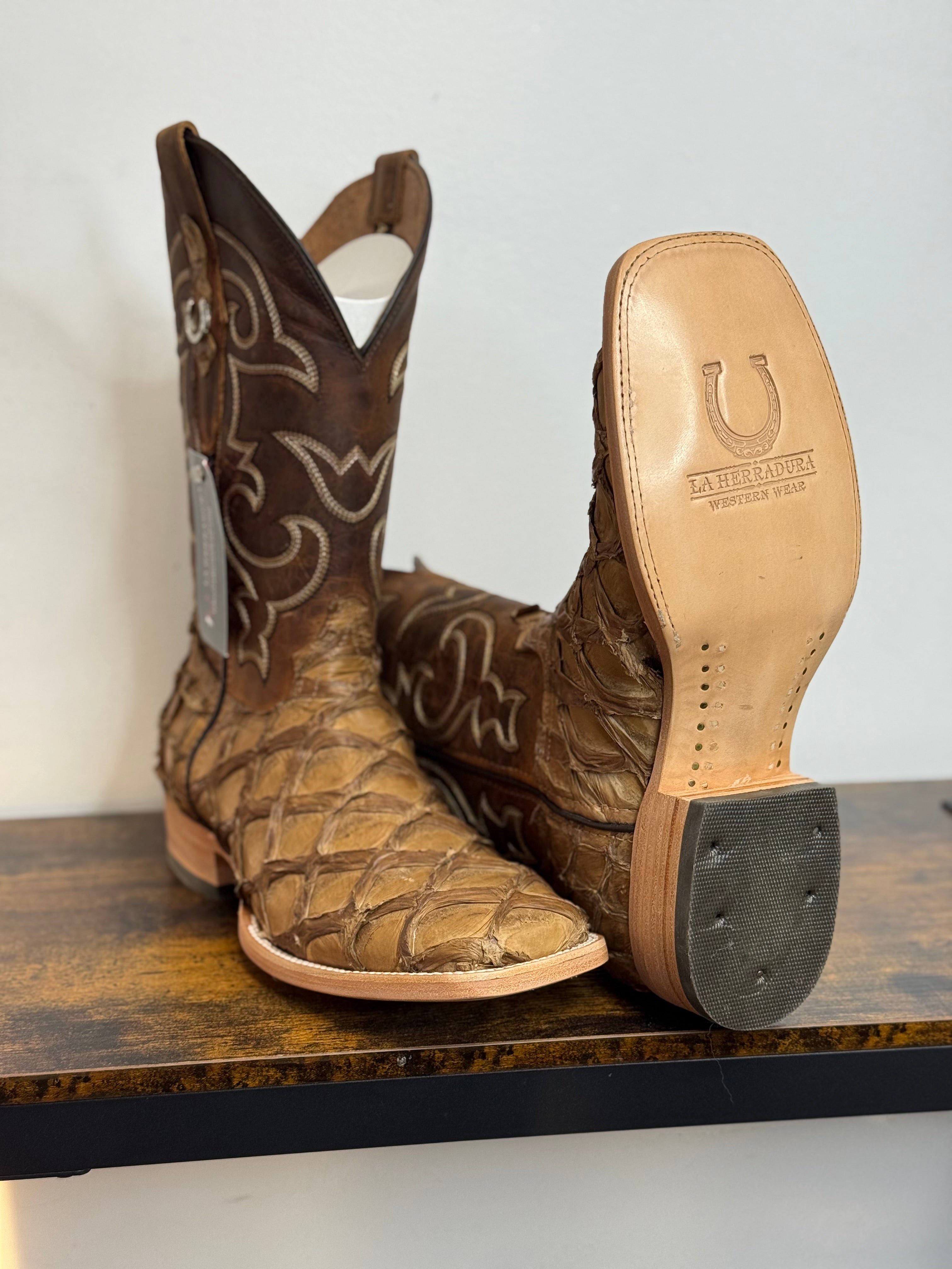 LA HERRADURA MEN PESCADO CARAMELO PALASH CAT MIEL LOTTO