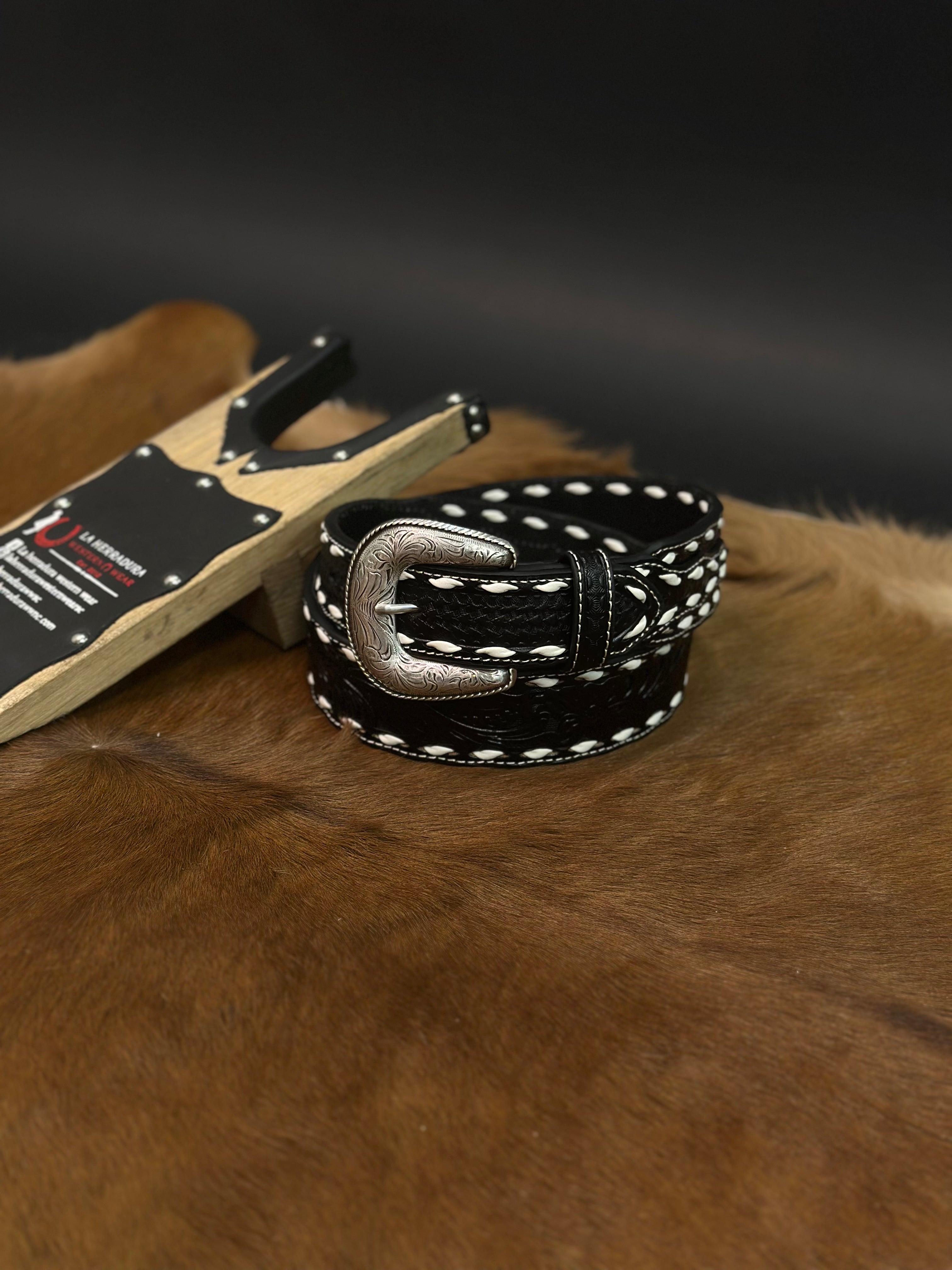 ARIAT BLACK BEADED BELT -A1033001