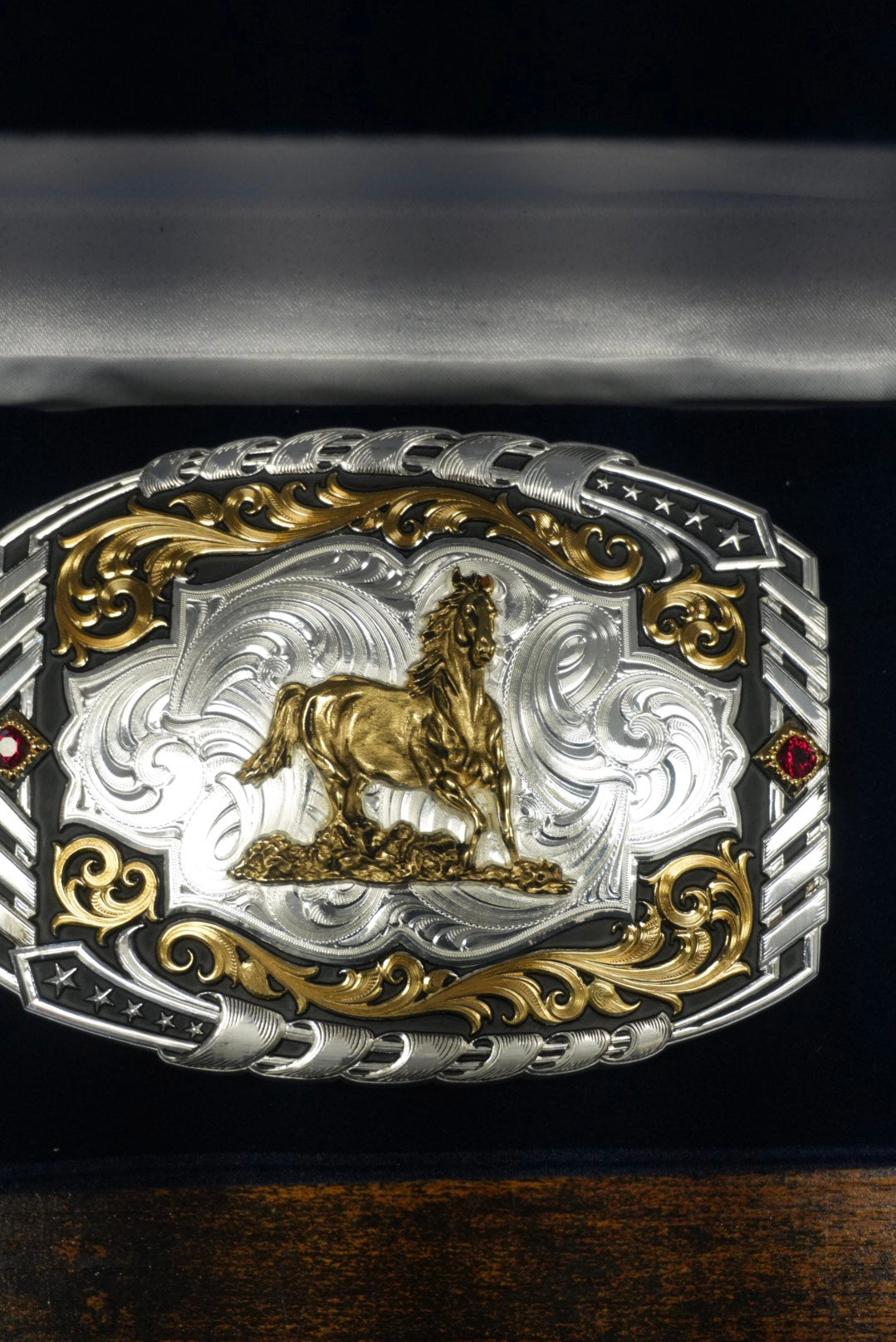 HEBILLA MONTANA SILVERSMITH DE RODILLO DE ASIENTO TRASERO CABALLO GALOPANDO