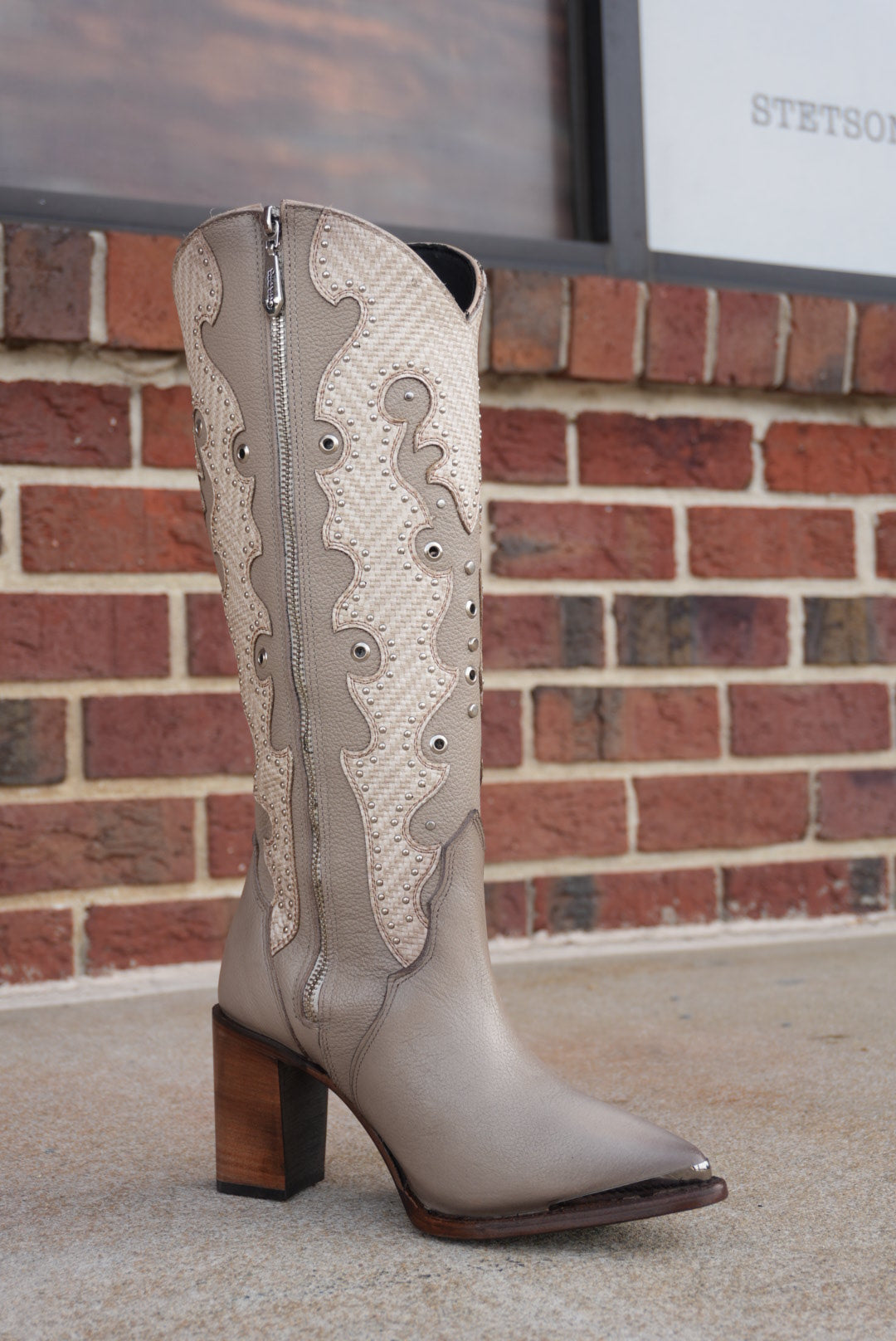 WOMEN’S CUADRA TALL BOOT RES BEIGE EMBROIDERY Y STUDS Y ZIPPER POINTED TOE CC280