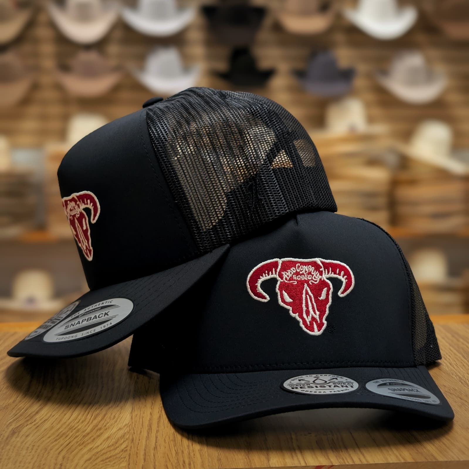HOOEY STYLE BLACK 5-PANEL TRUCKER
