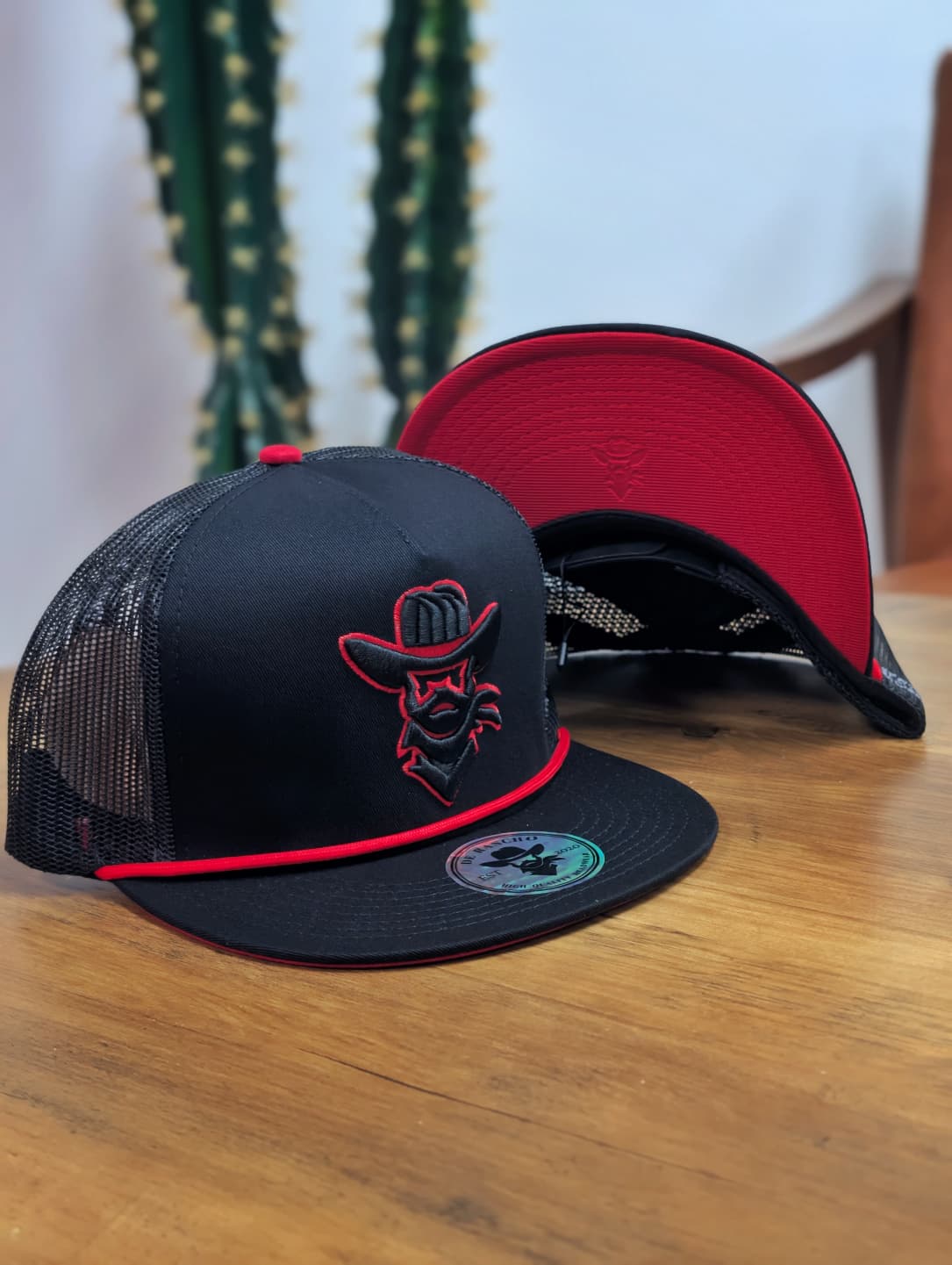 DE RANCHO HATS SNAPBACK BLACK AND RED