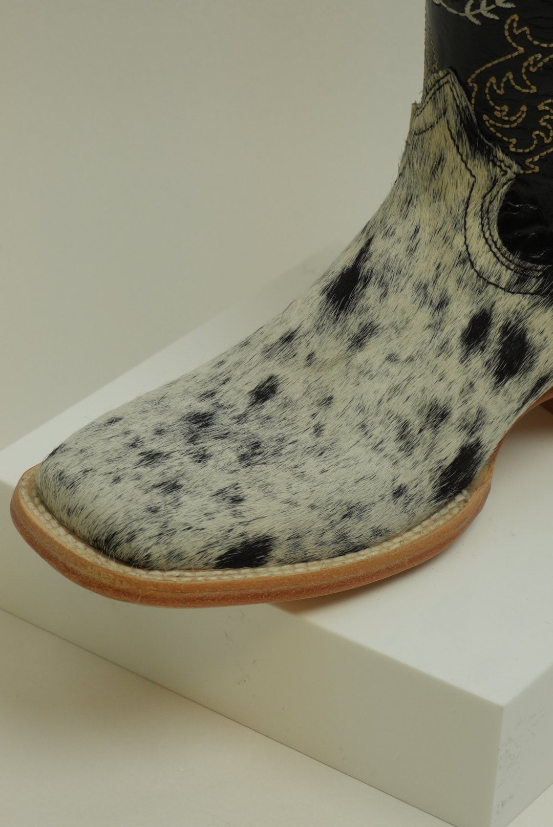 LA HERRADURA MENS COWHIDE DANIEL PELO PINTO NEGRO BARZA AC NAT BOOT (EVERY PAIR IS UNIQUE)