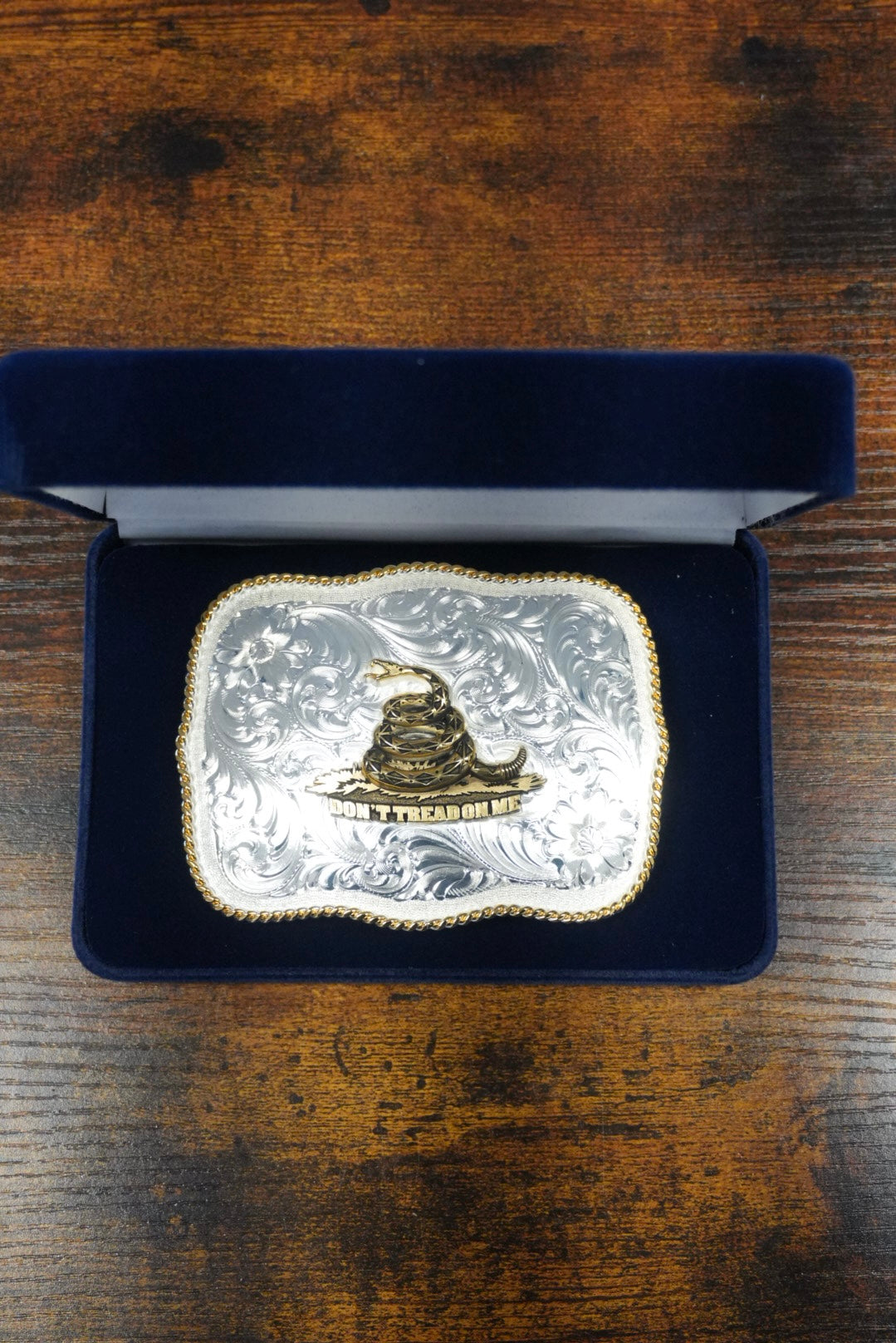 MONTANA SILVERSMITH BOLD SCALLOPED DON’T TREAD ON ME BUCKLE