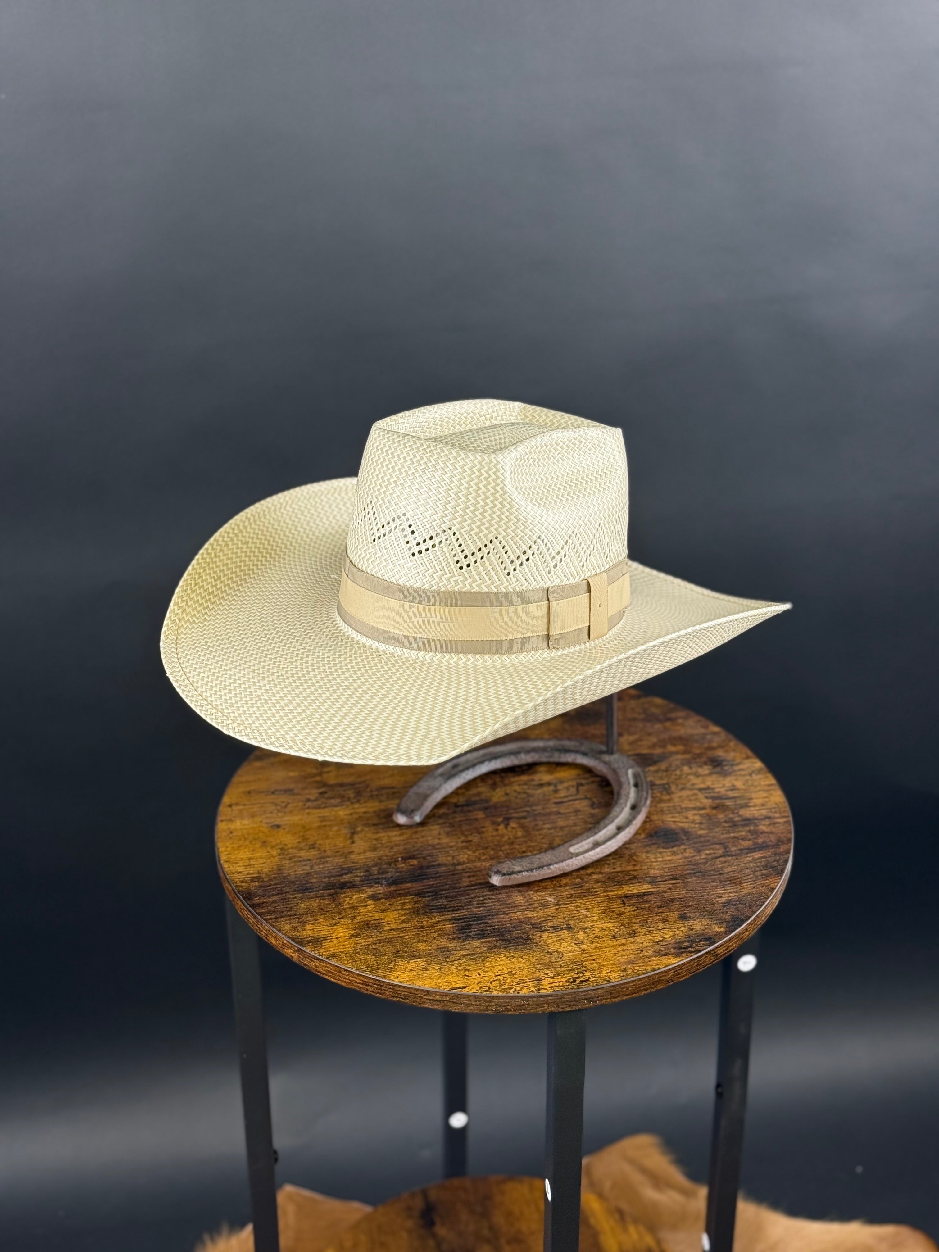 5700 AMERICAN HAT ROUND OVAL STRAW HAT STYLE
