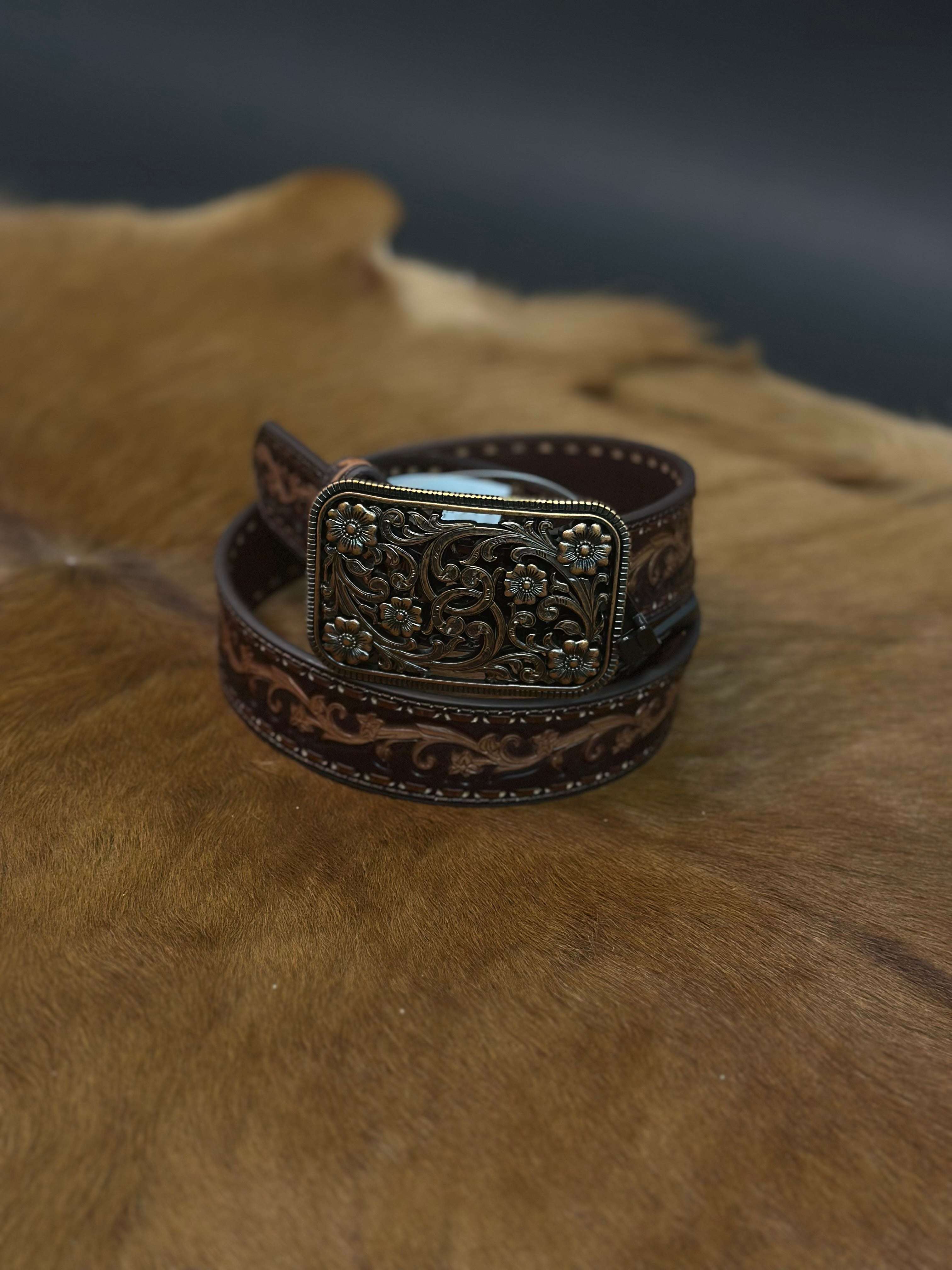 ARIAT WOMENS BROWN PRINT HAND TOOLED BELT A1567147 Laherradurawwnc.com