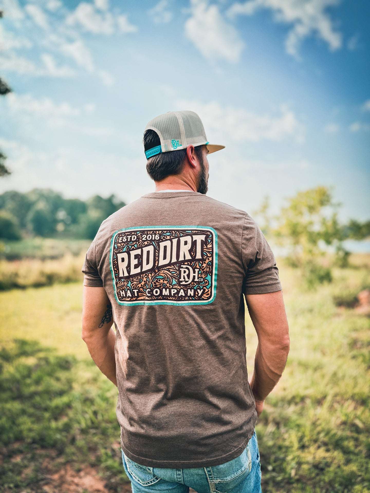 RED DIRT HAT CO. - TSHIRT RDHCT185 TOOLED Laherradurawwnc.com