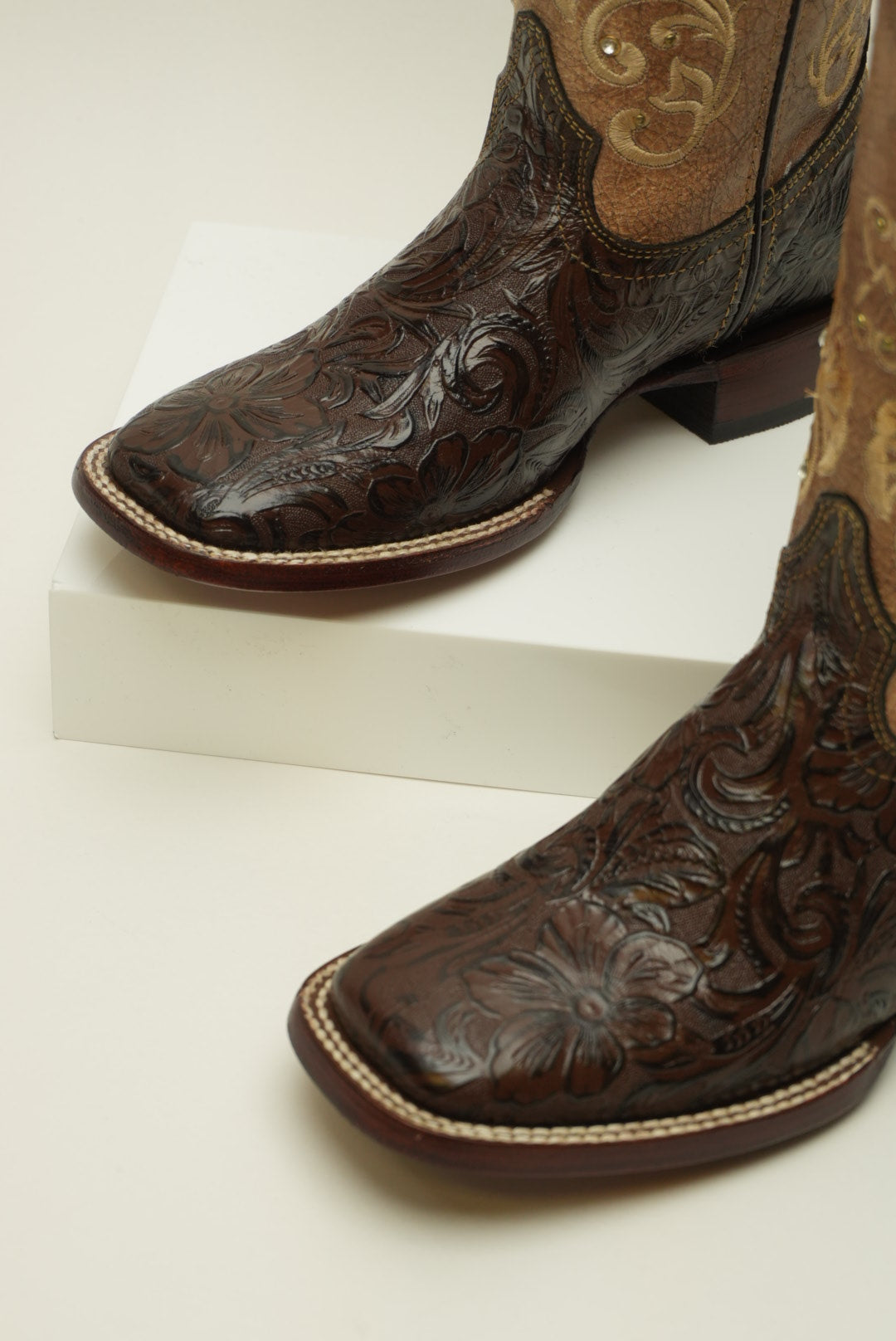 LA HERRADURA WOMEN CAMILA CINCELADO CAFE EGIPCIA TABACO