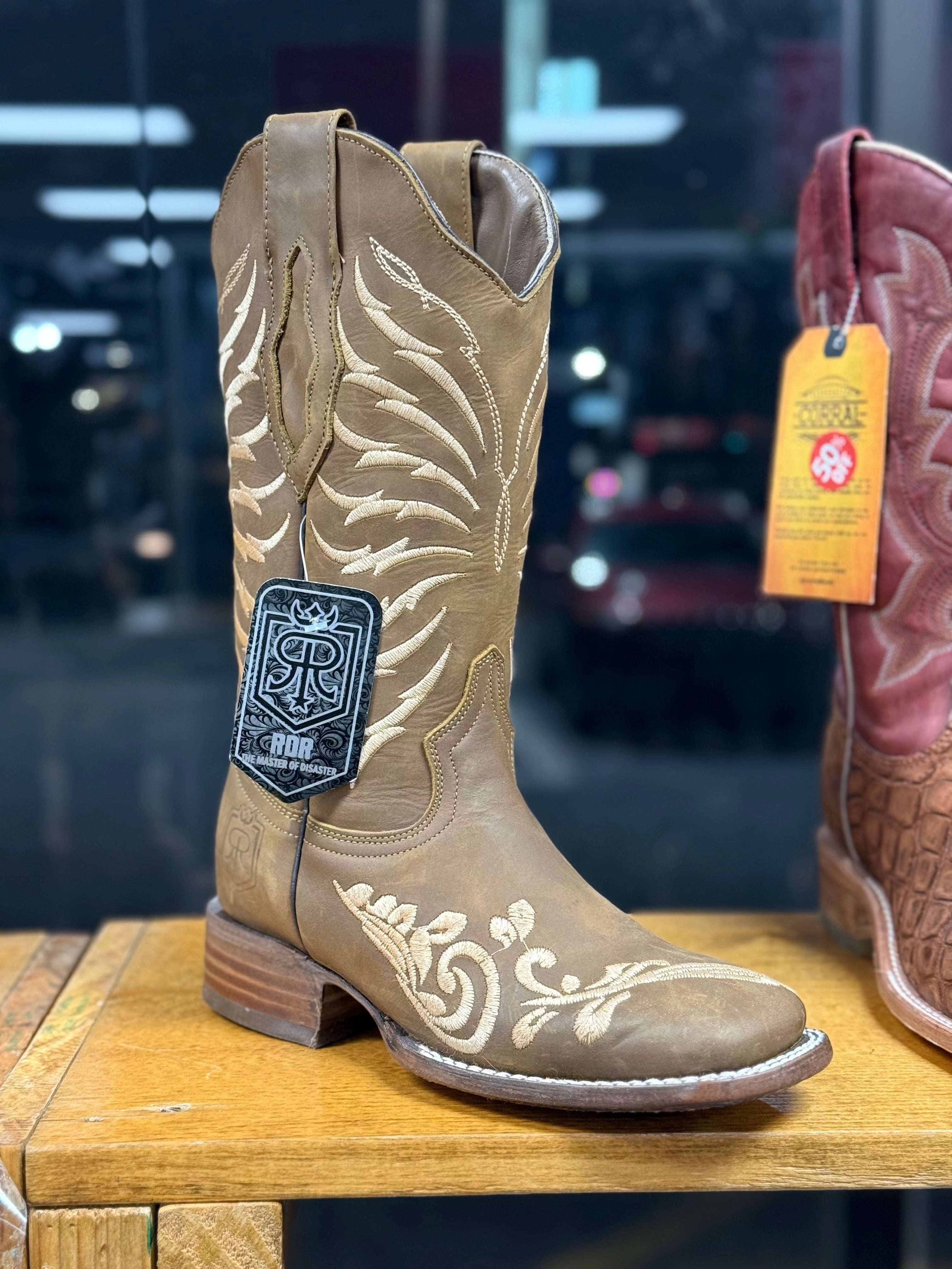 Women boot cafe con Flores cuadrada Laherradurawwnc.com