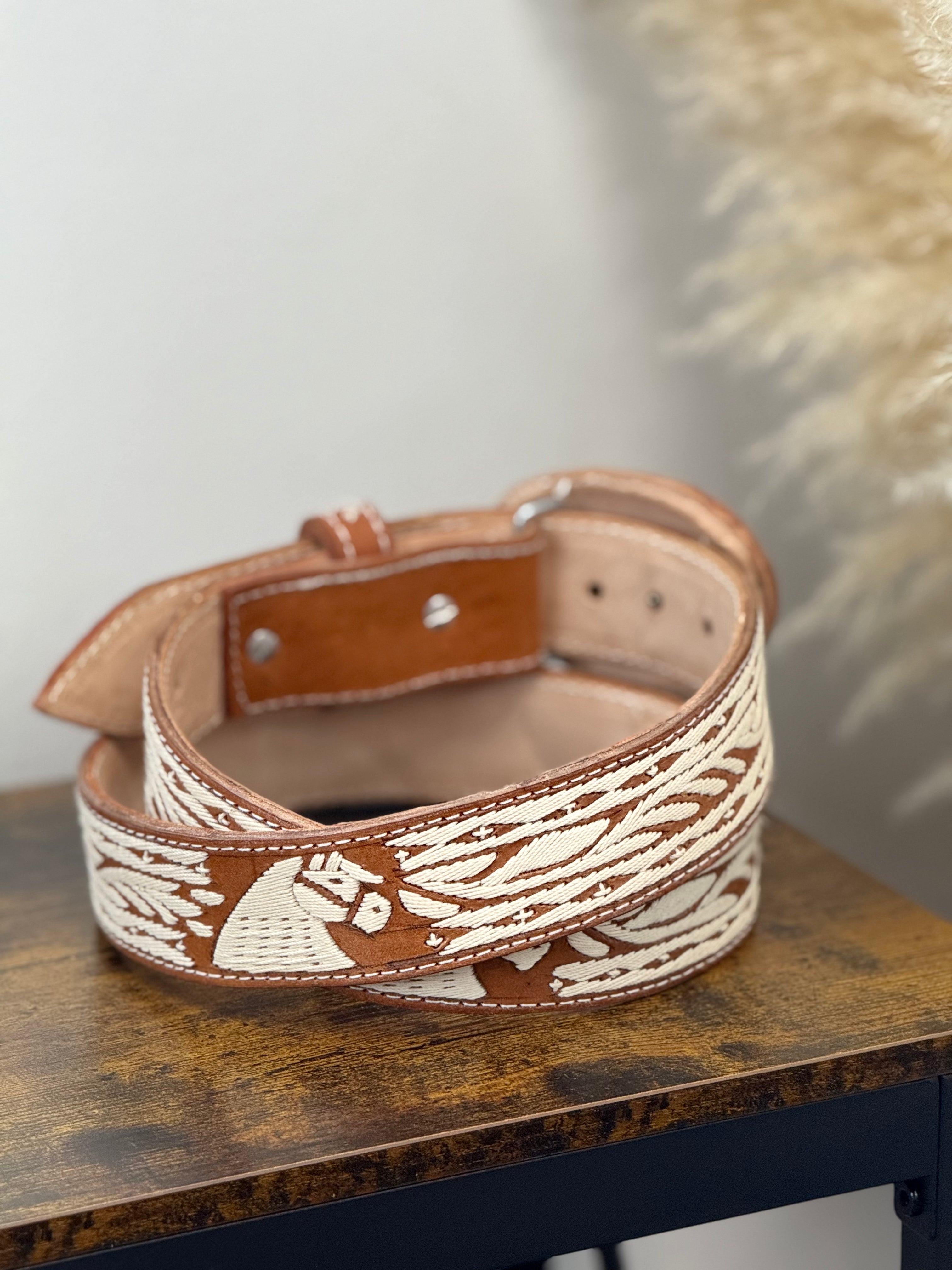 BROWN & WHITE HORSE FACE ROUND BUCKLE MEN BELT