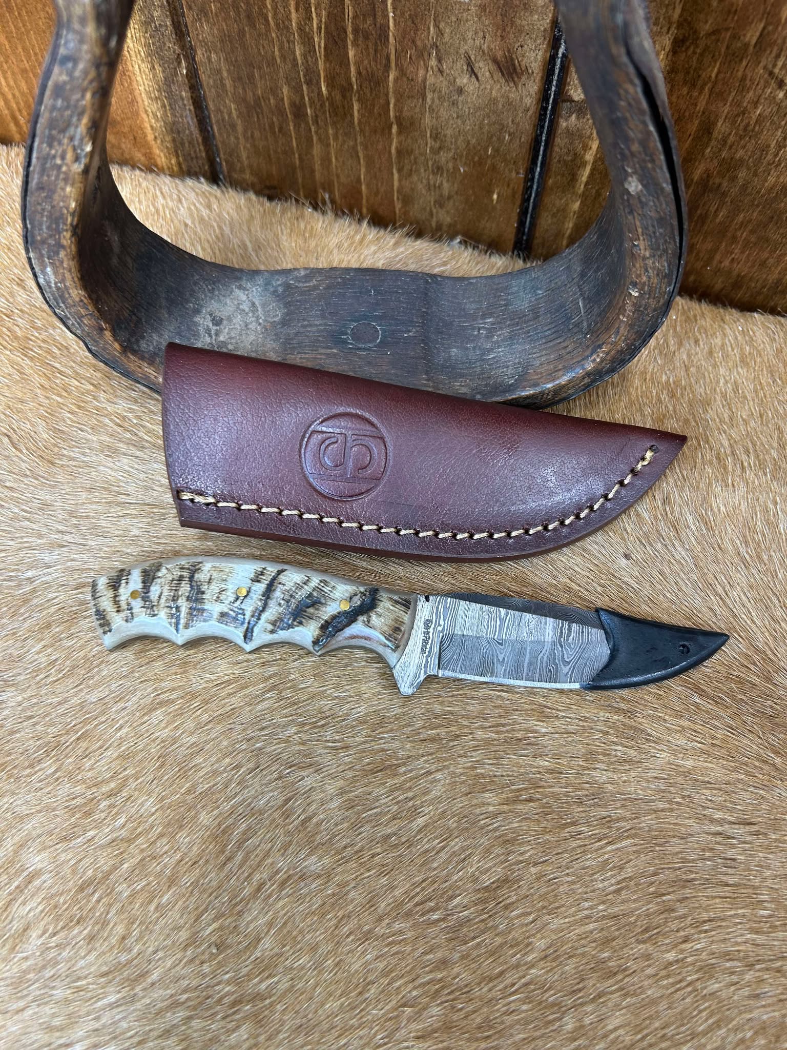 CIRCLE SH CUTLERY KNIFE BURNT WOOD DESIGN- GH28