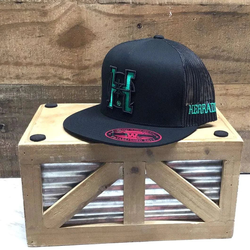 Herradero BLACK / GREEN CAP Laherradurawwnc.com