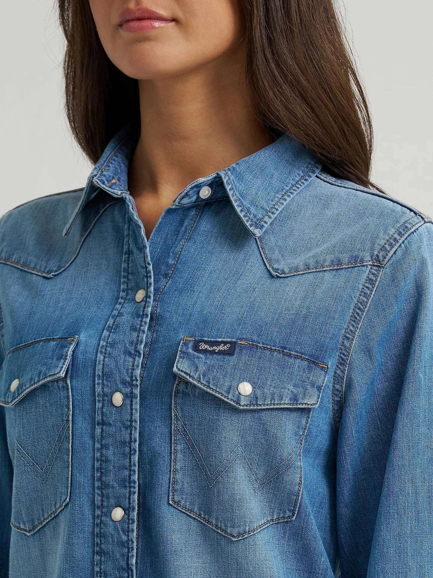 WRANGLER WOMEN DENIM LONG SLEEVE SHIRT 112373748 Laherradurawwnc.com